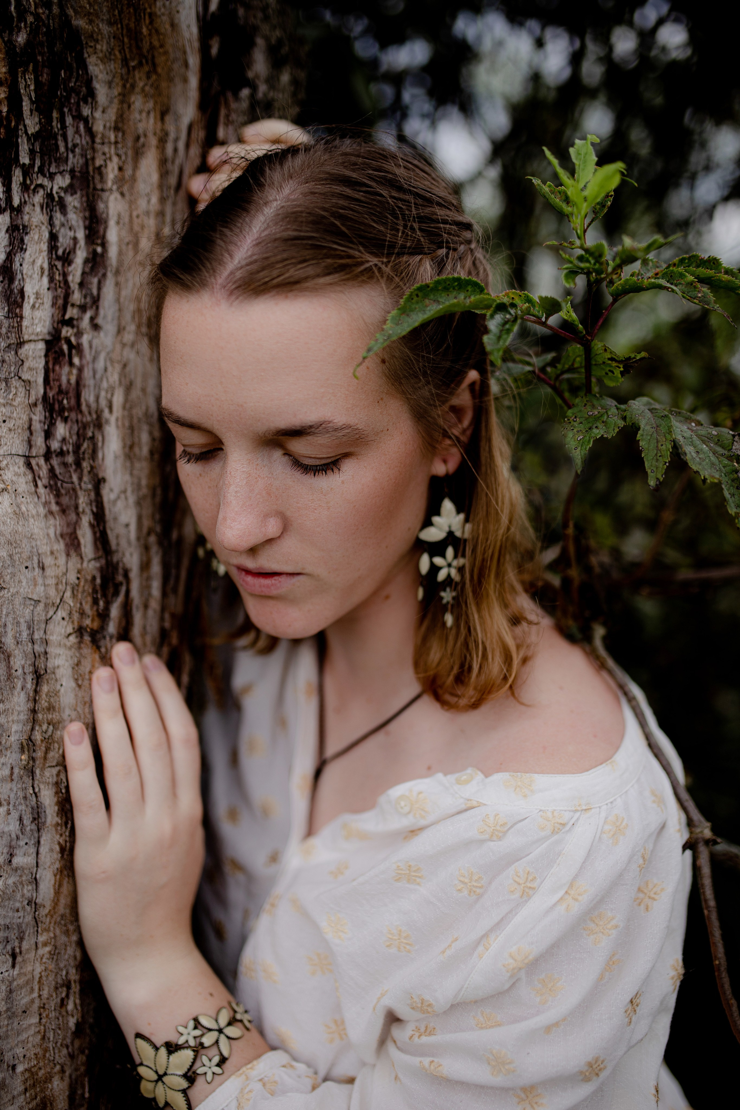 Дерево после грозы. Портретный фотограф Александра Птица. Снимаю истории о вас