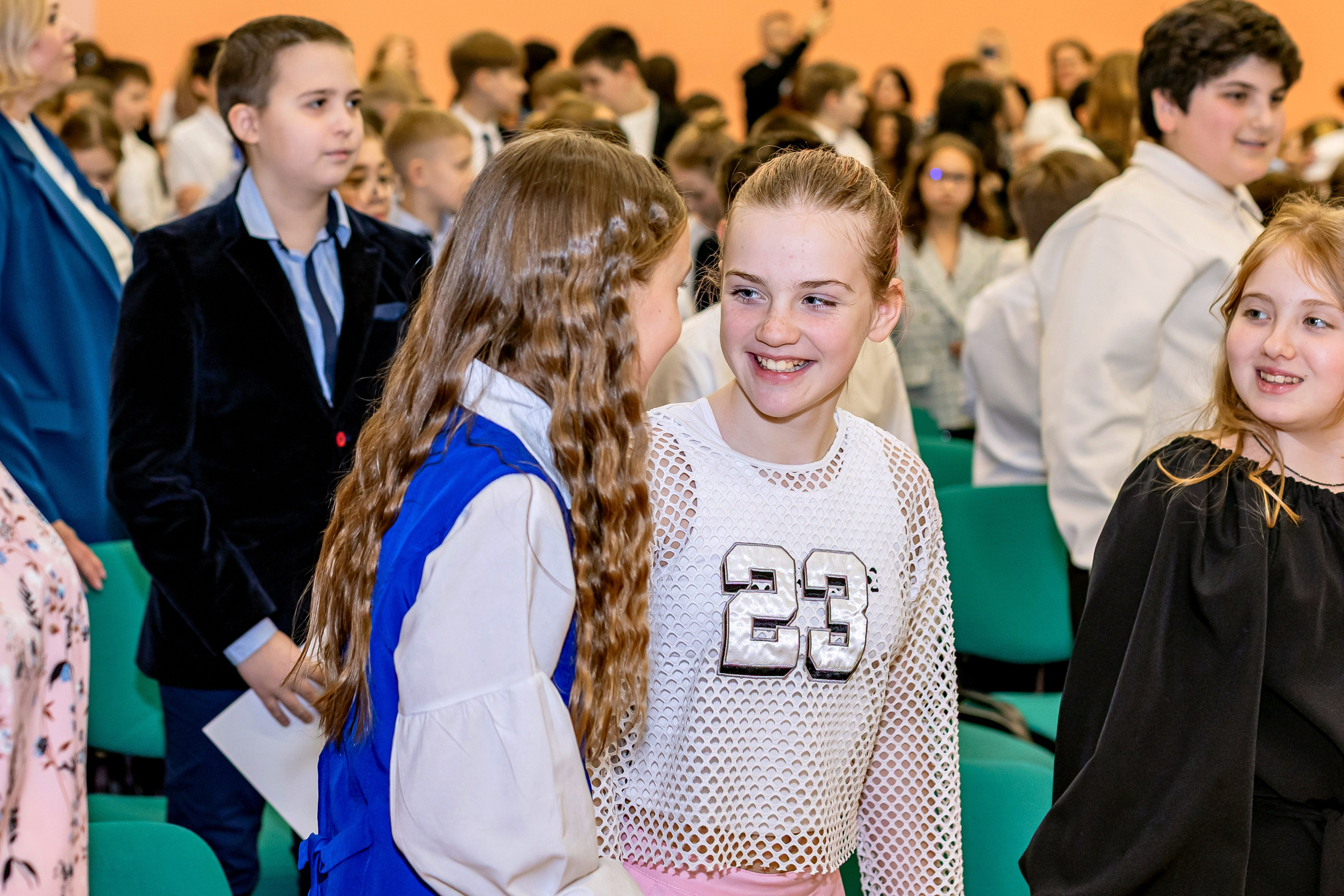 Выпускной праздник в начальной школе. Фотограф и видеограф Москва. Свадебный фотограф, видеограф. Выпускные альбомы. Оживающие альбомы