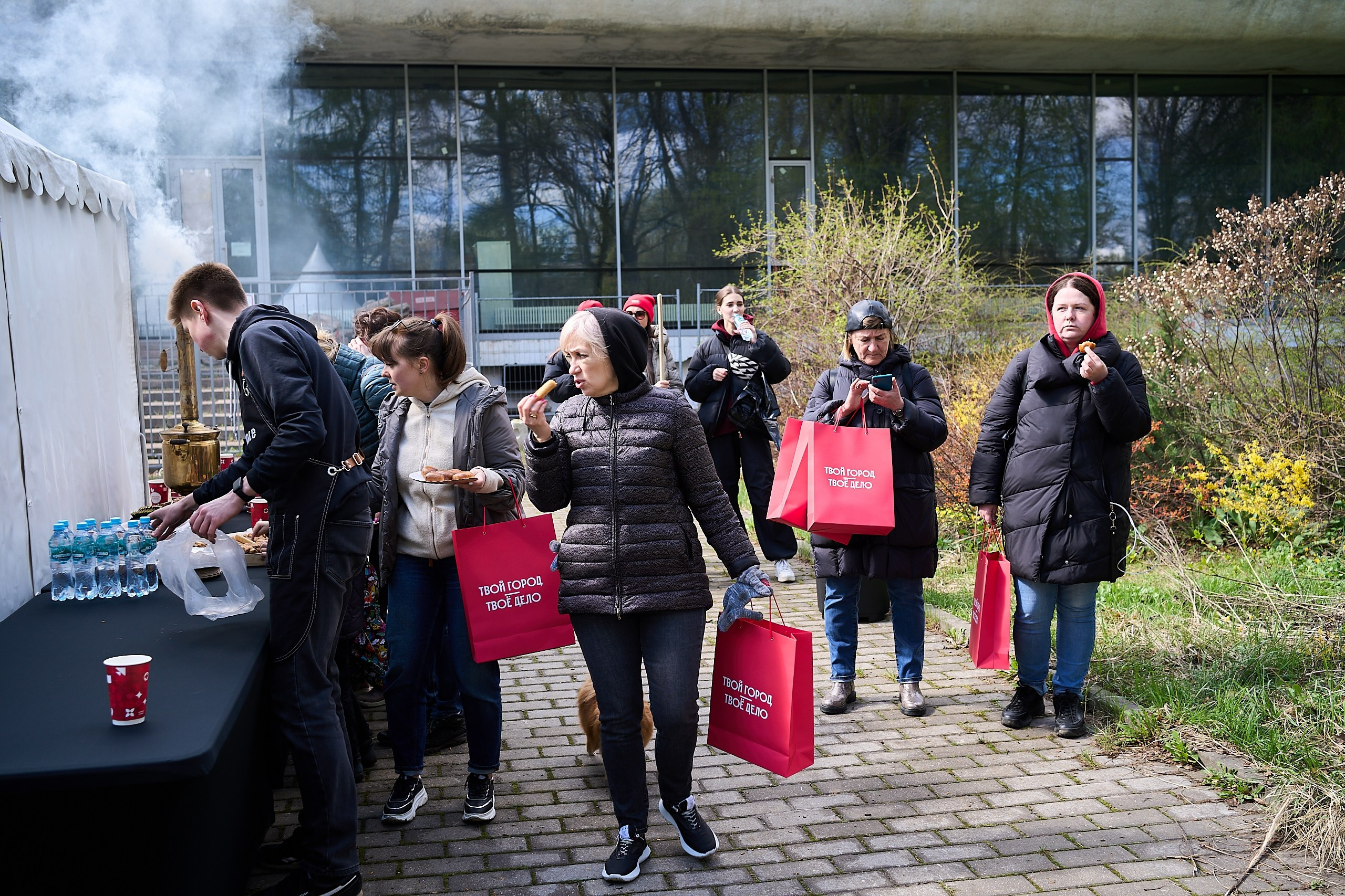 Субботник у Управления делами Мэра и Правительства Москвы. Фотограф и Видеограф в Москве. Олег Корушев