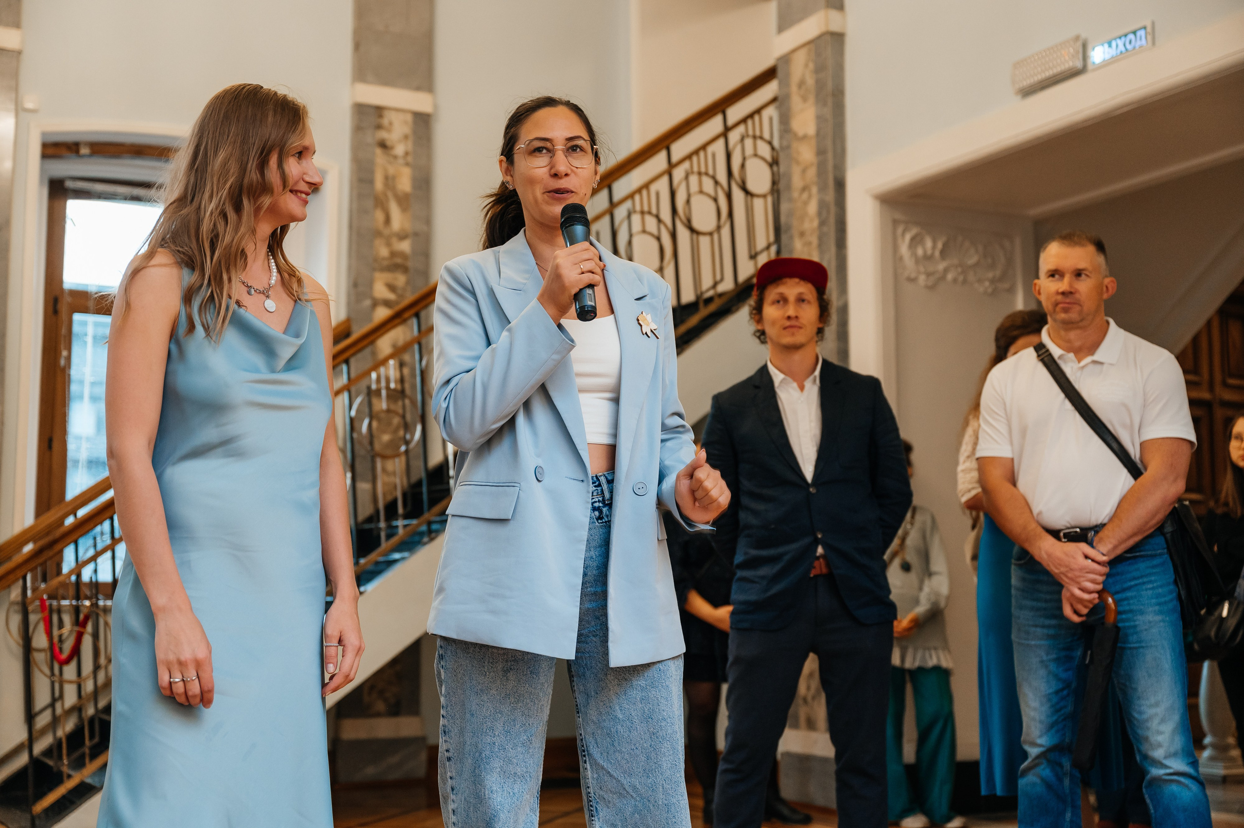 Открытие выставки Кати Васильевой в Молодежном театре. Wedding and family photographer USA