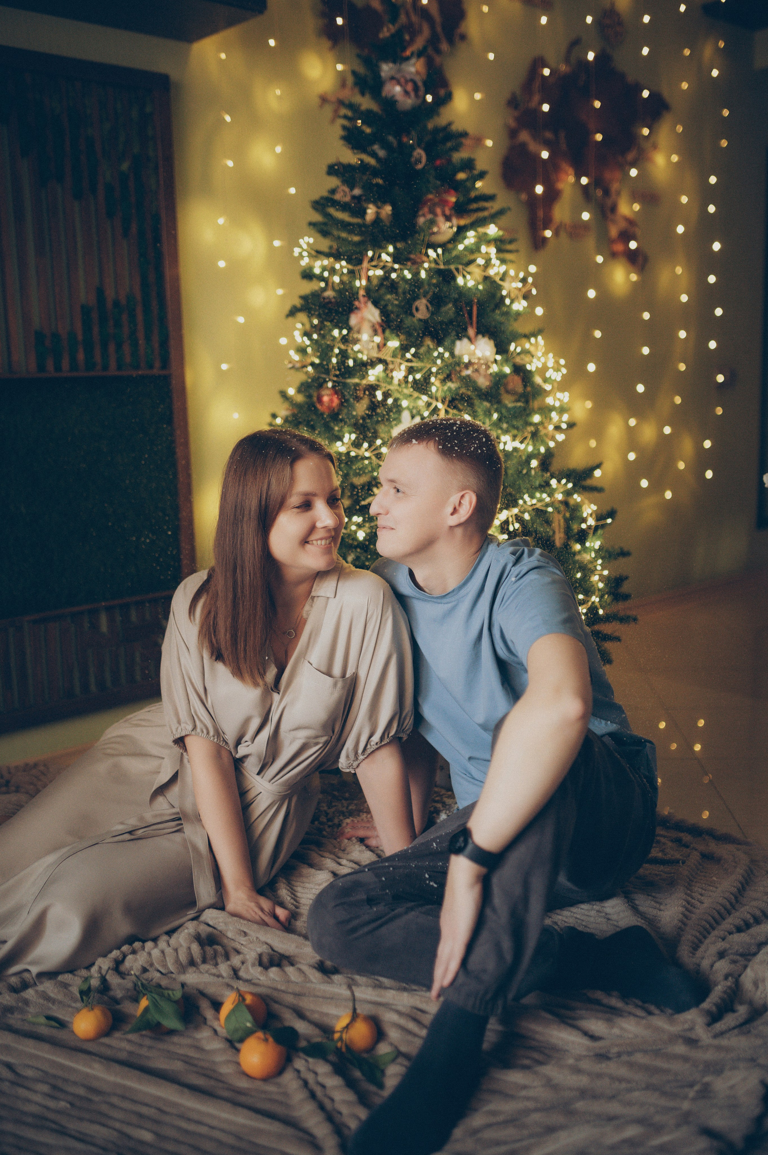 Тася, Соня, Женя и Илья (новогодняя домашняя). Фотограф, г. Лесной Свердловской области