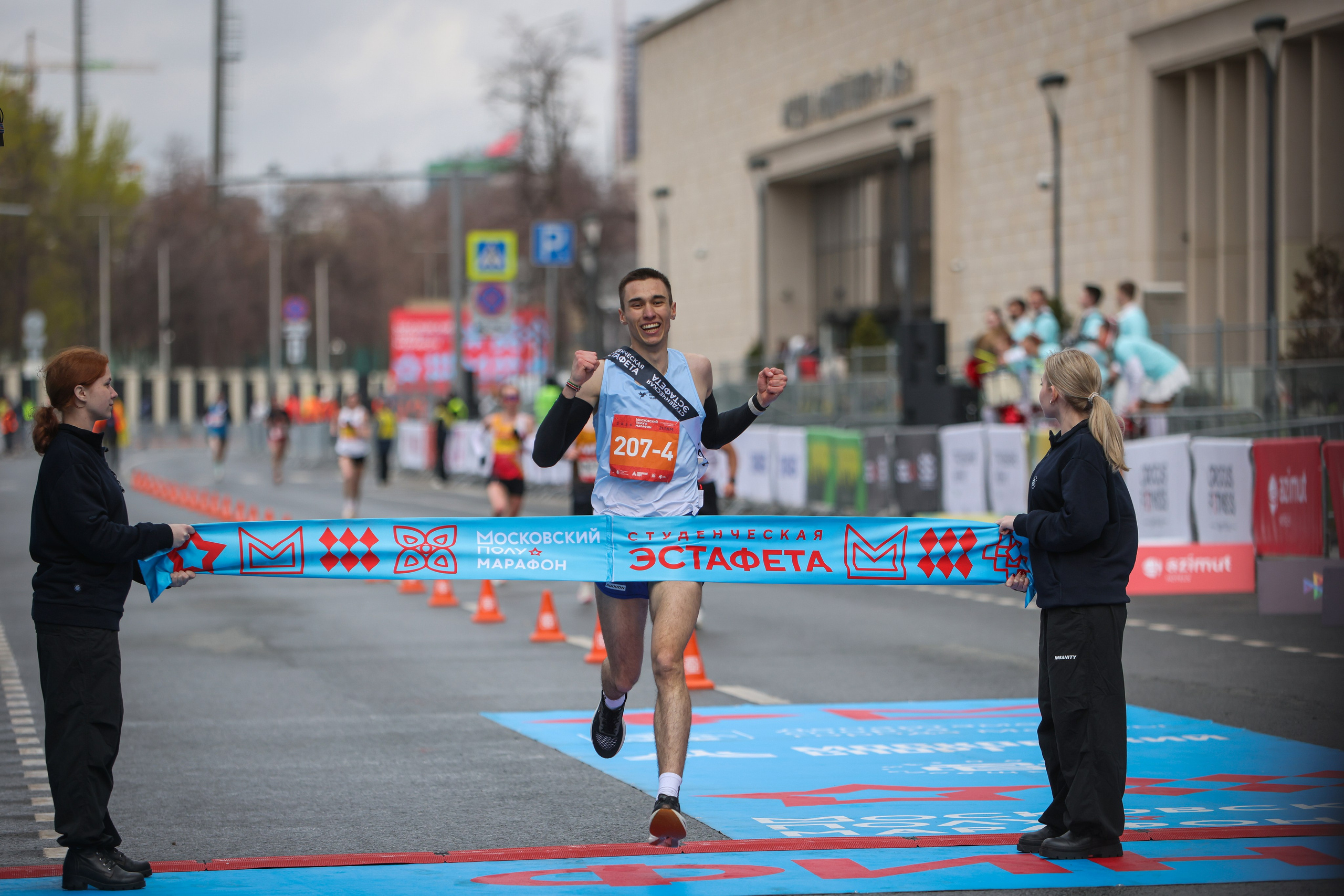 Московский полумарафон 25 и 26.04.26. Фотограф Сергей Ловкий
