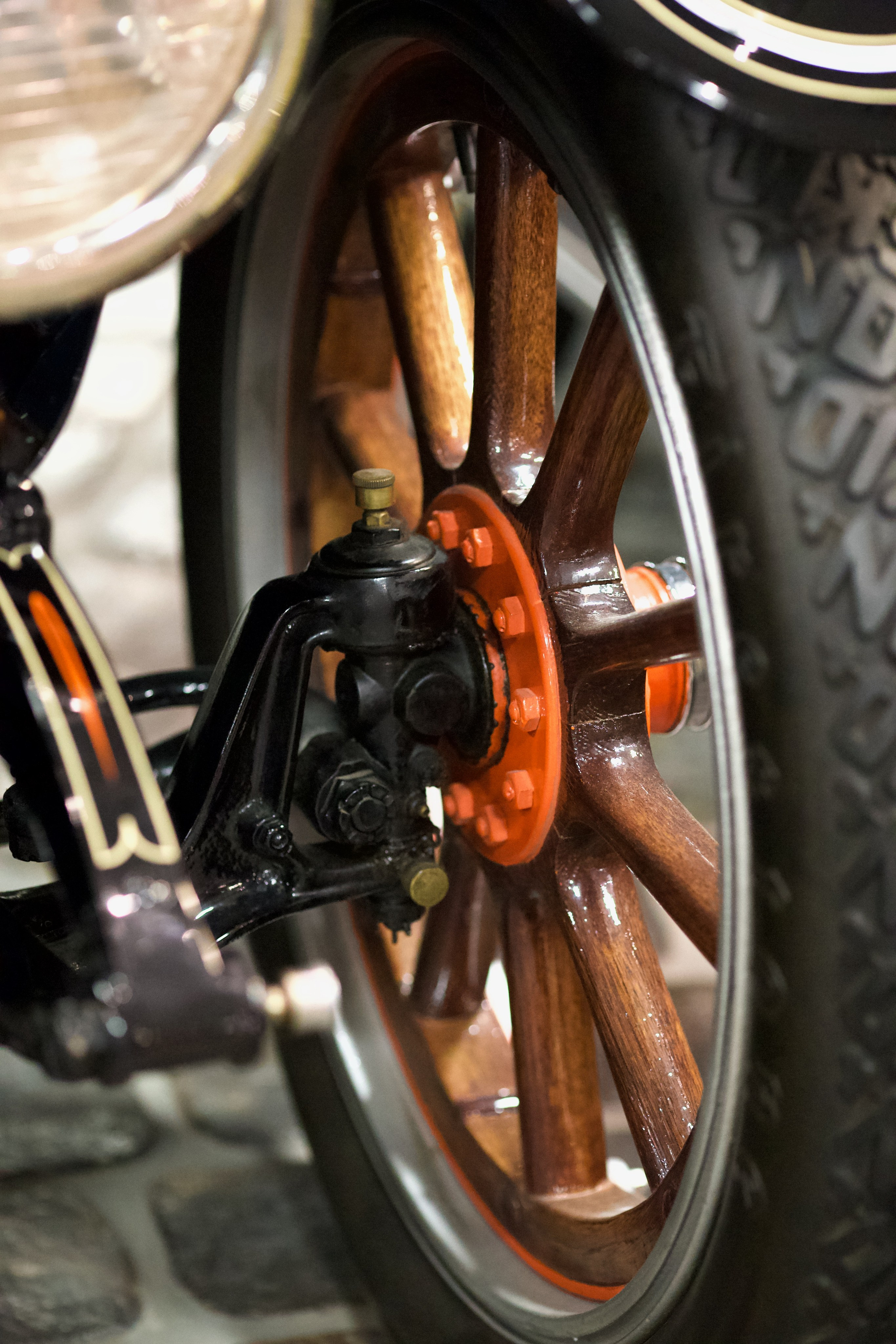 Музей Техники Вадима Задорожного. Школьные выпускные альбомы в Москве Марина Николаева