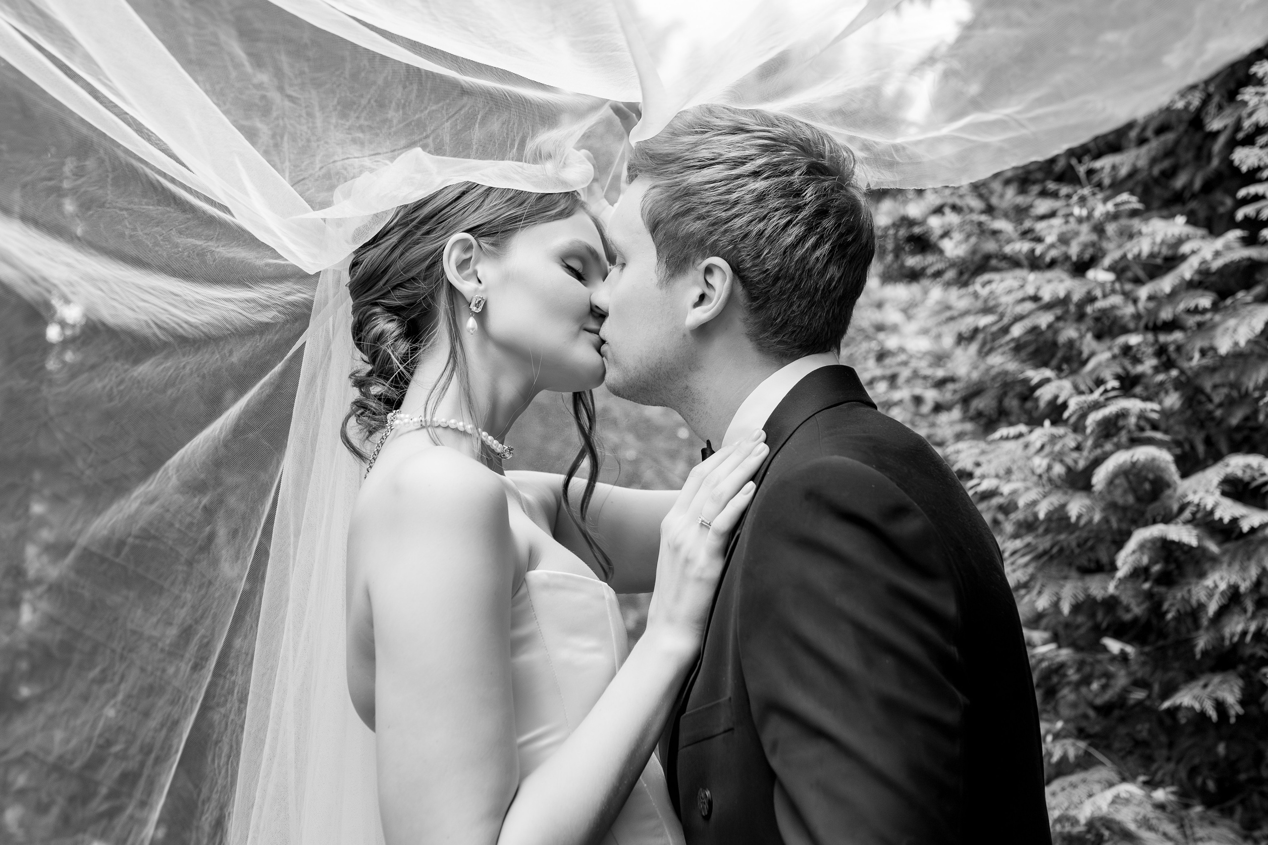 Свадебный фотограф Марина Суворова и видеооператор Олег Петров