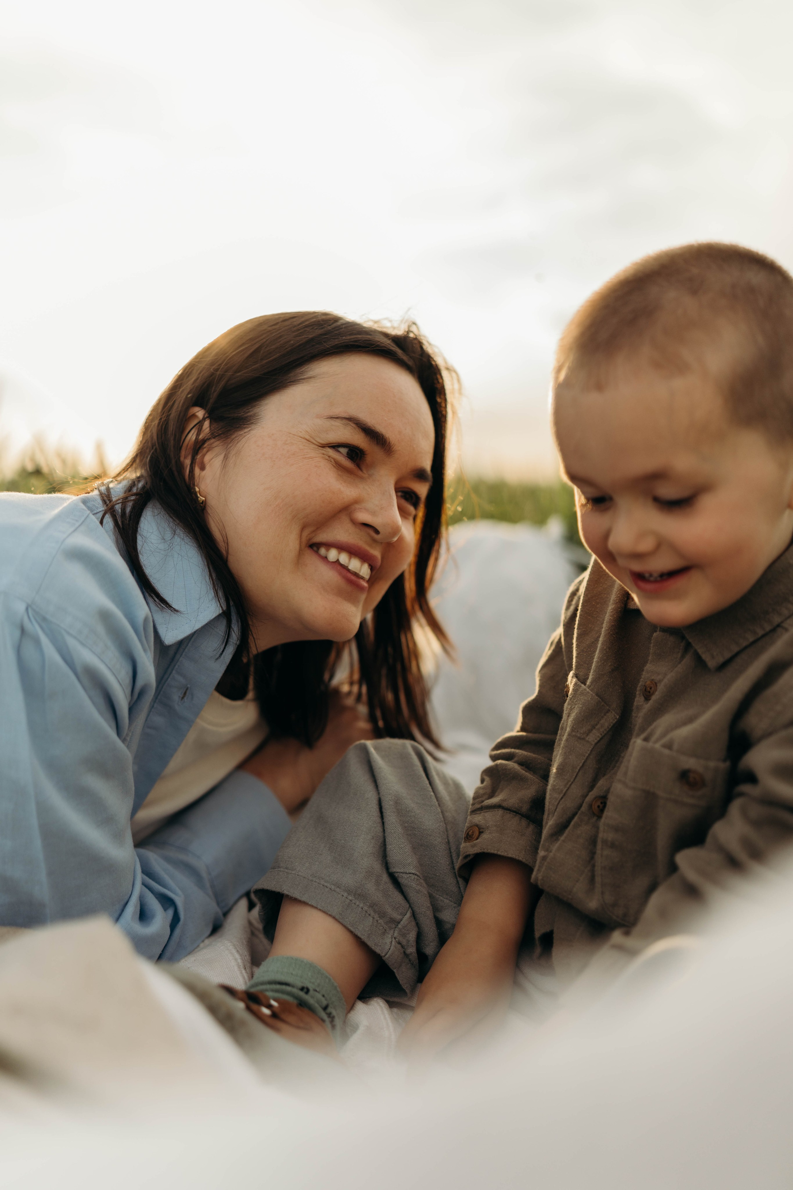 Семейная фотосессия на закате. Семейный и портретный фотограф во Владимире и Суздале