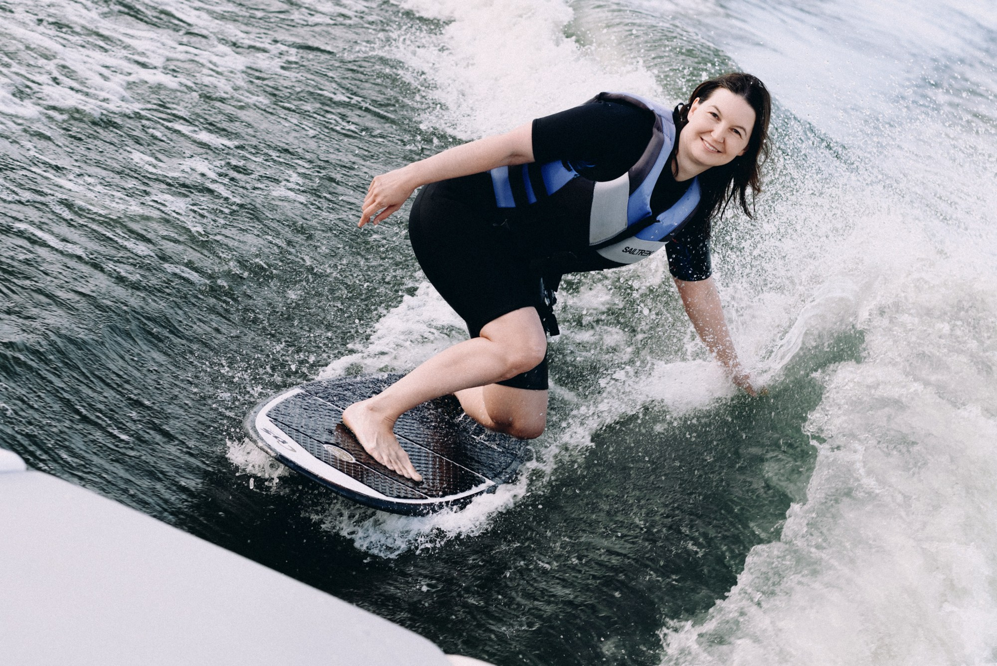 Фотограф в Тюмени: съемка вейксерфинга и прогулки возле яхт в «Маяке». Портретный фотограф Тюмень Дарья Мустафина