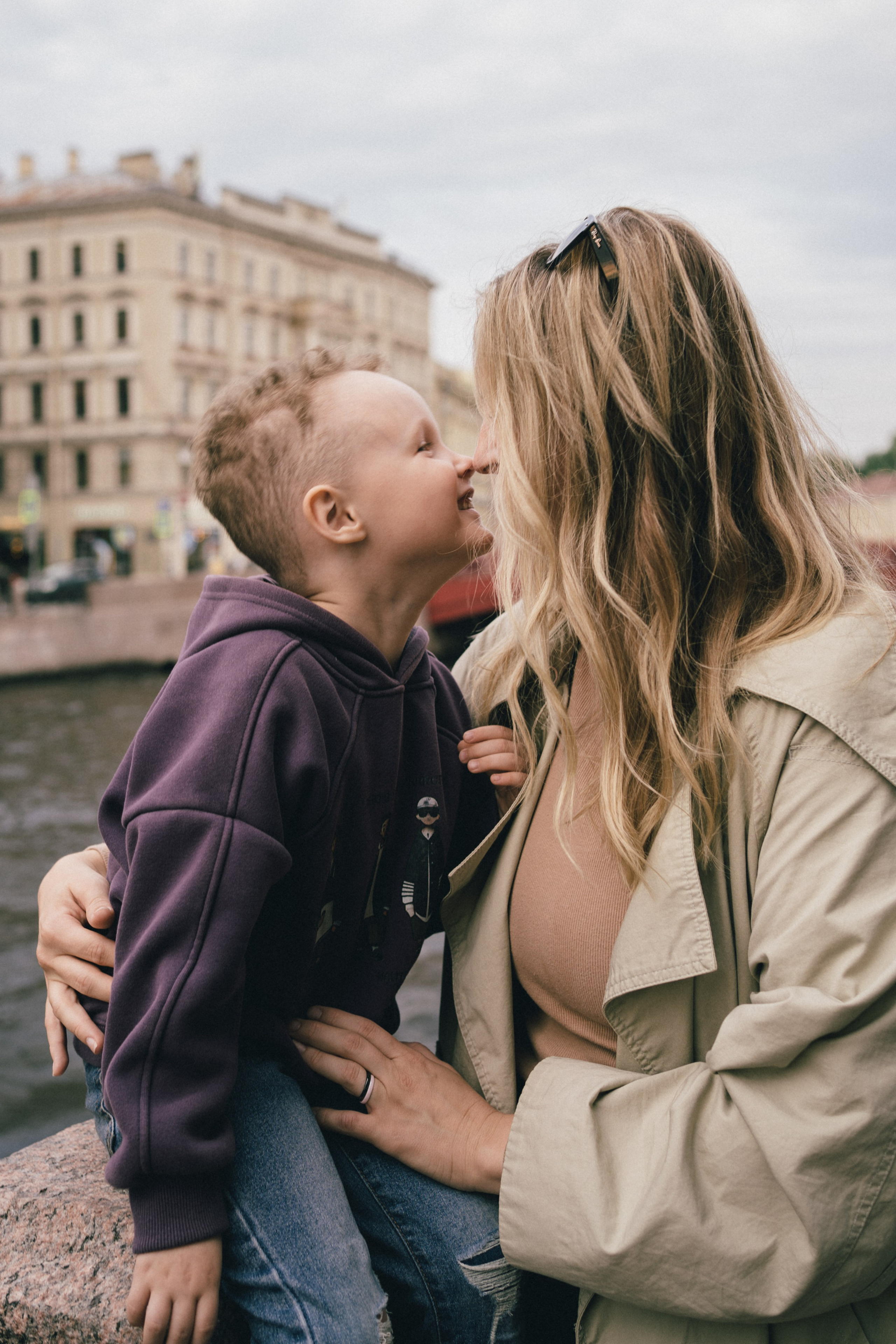 Мама и сын. Репортажный фотограф в Санкт-Петербурге. Фотограф на мероприятие в СПБ