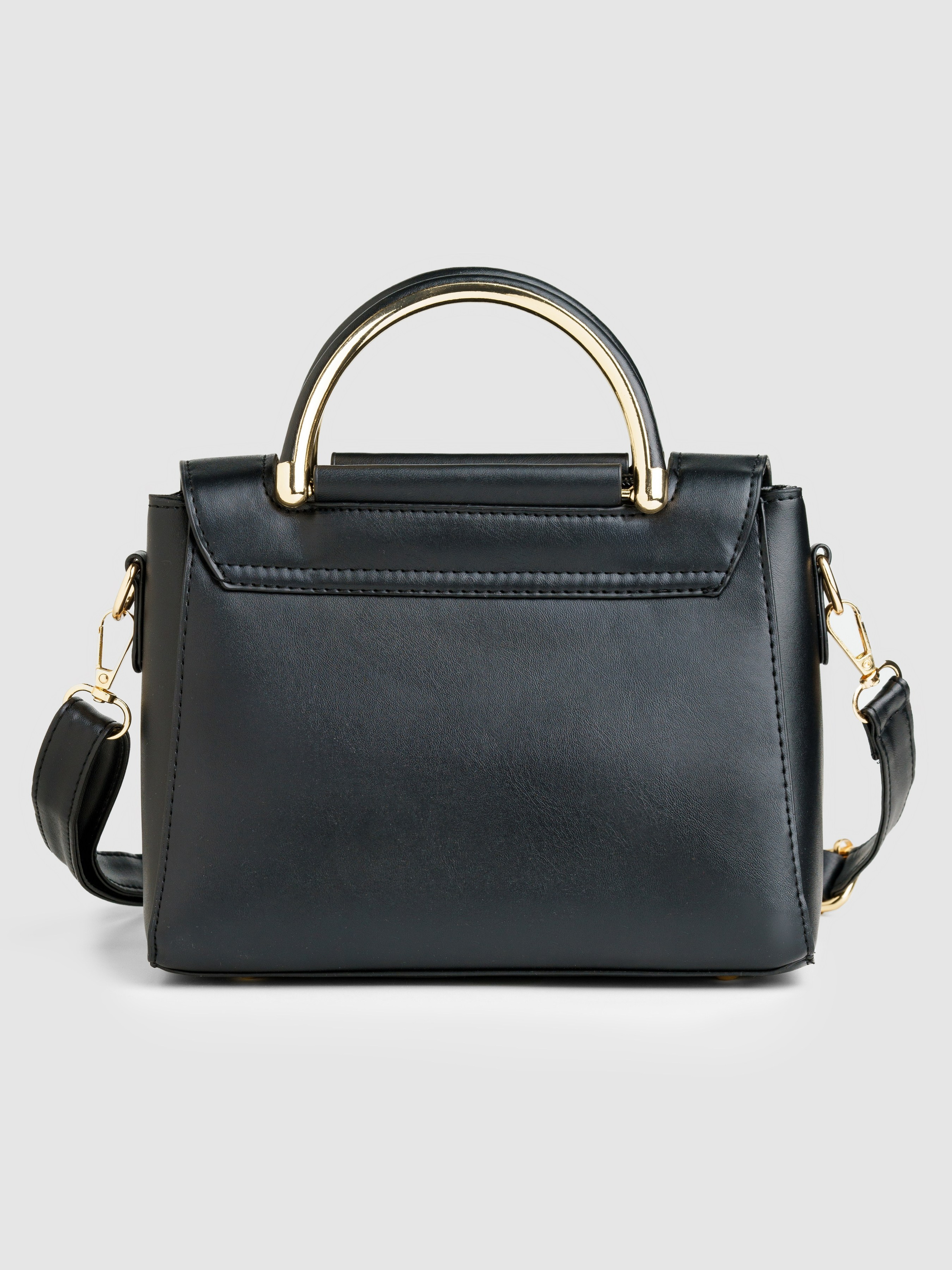 Предметная съемка сумок. KED Production — продакшн из СПб. Создаём фото, видео и контент, который помогает брендам и селлерам продавать больше