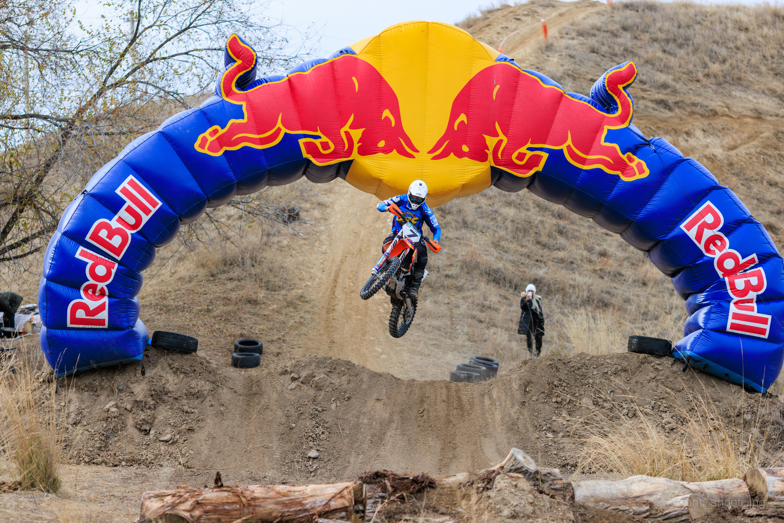 Бизнес-фотограф в Алматы — корпоративные съёмки, деловые портреты и репортажи. Профессиональный фотограф в Алматы