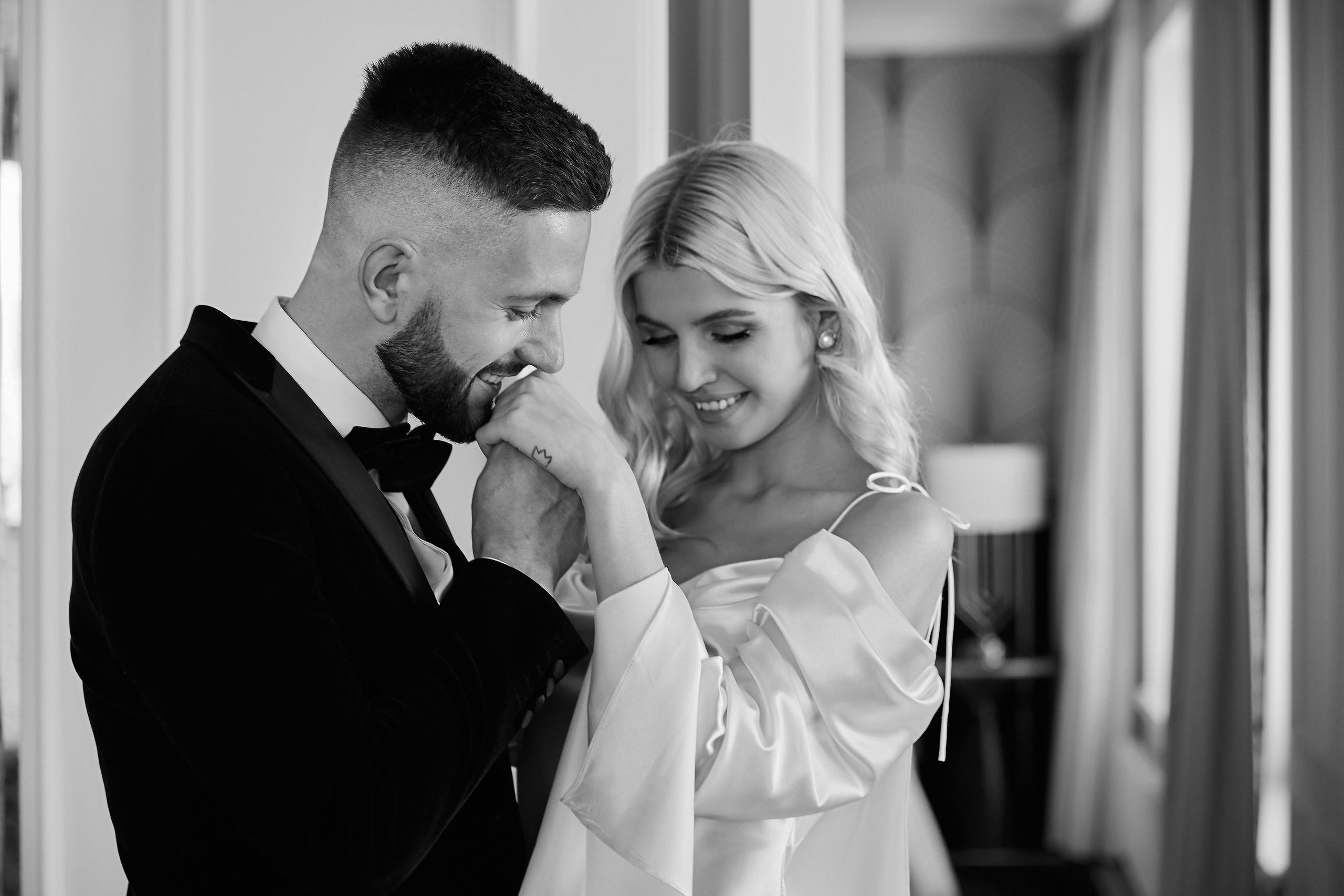 Виктория и Денис. Сборы в отеле «Marriott Imperial Plaza». Свадебный фотограф в Москве и Подмосковье