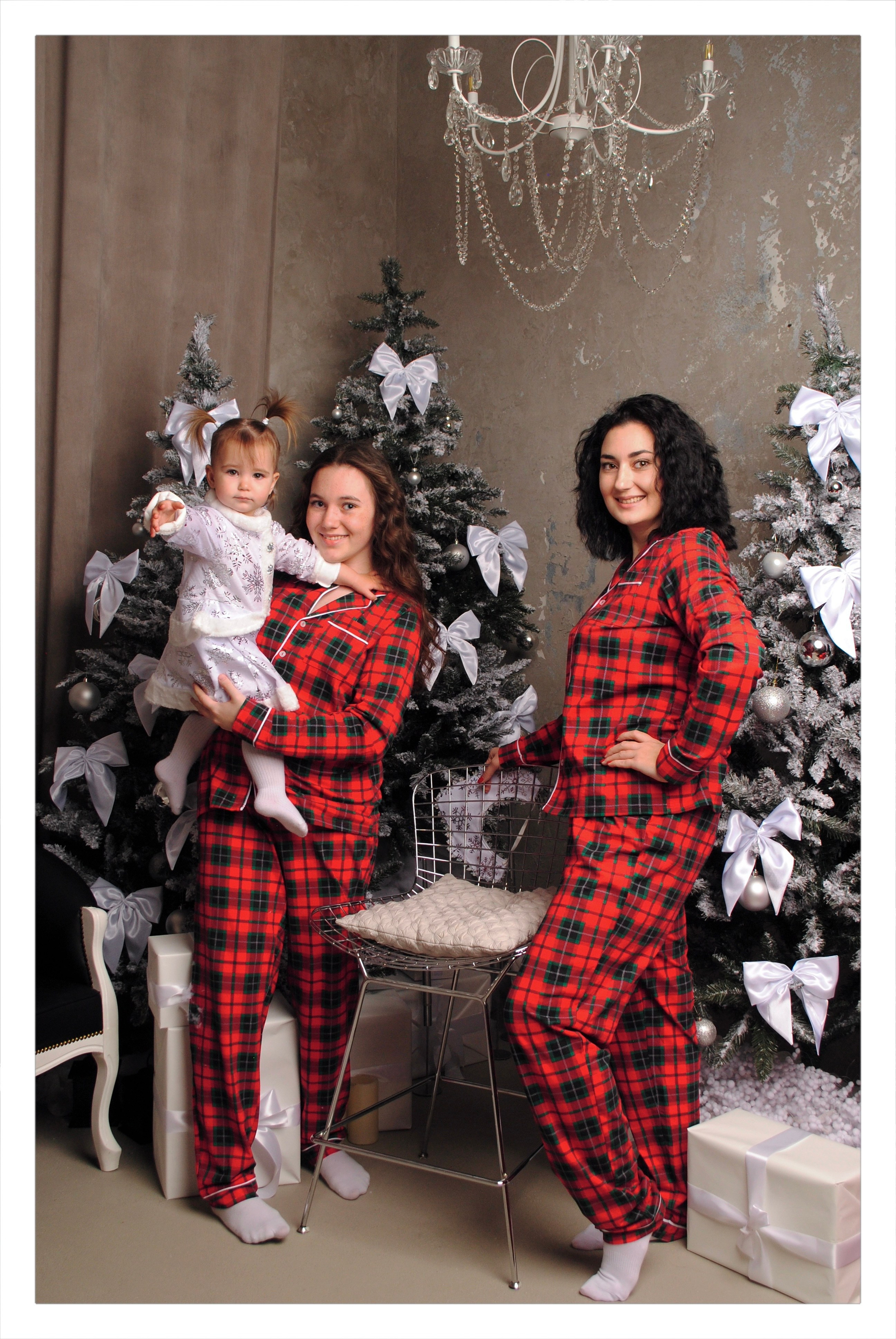 Анастасия и дочери. Фотограф Мария Мусаелян