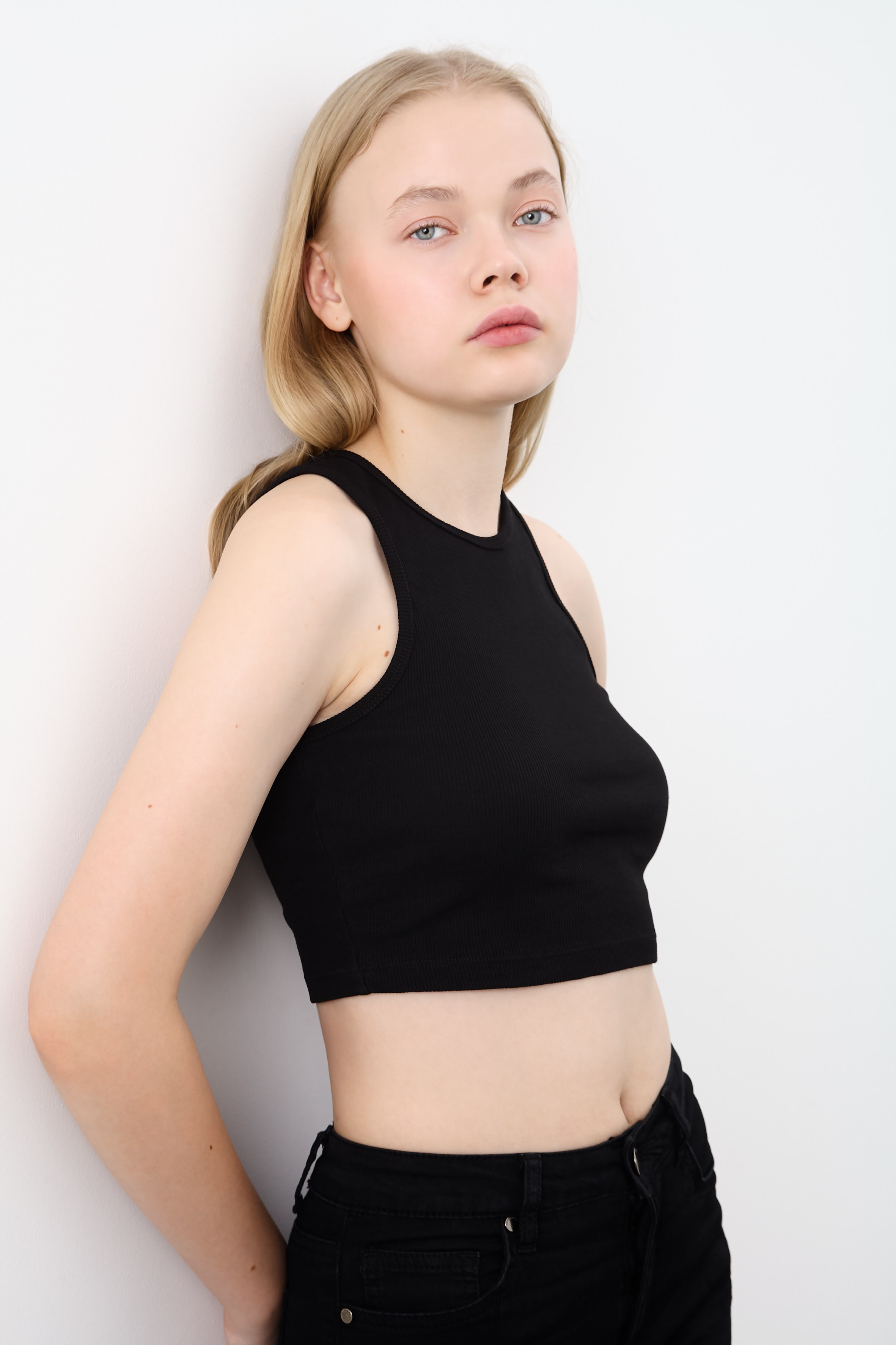 Модельные тесты для Насти. Модельные тесты в Москве. Фотограф Вика Паршина