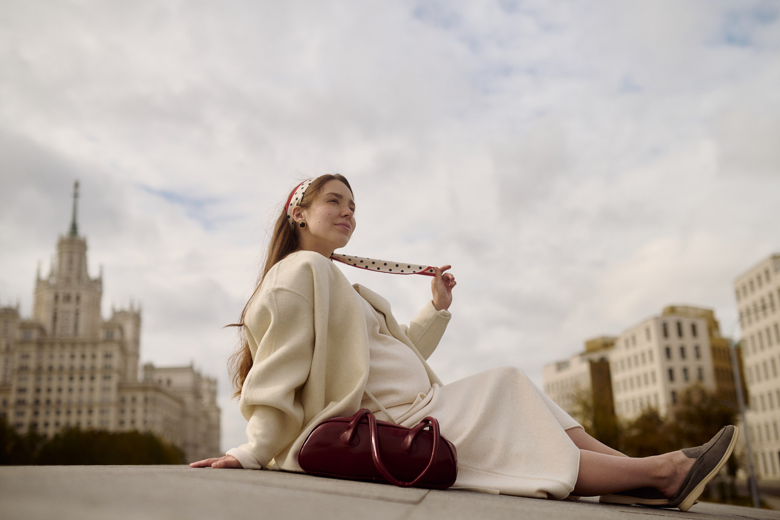 Оля на прогулке по городу. Семейный и свадебный lifestyle-фотограф в Москве Мария Петрова