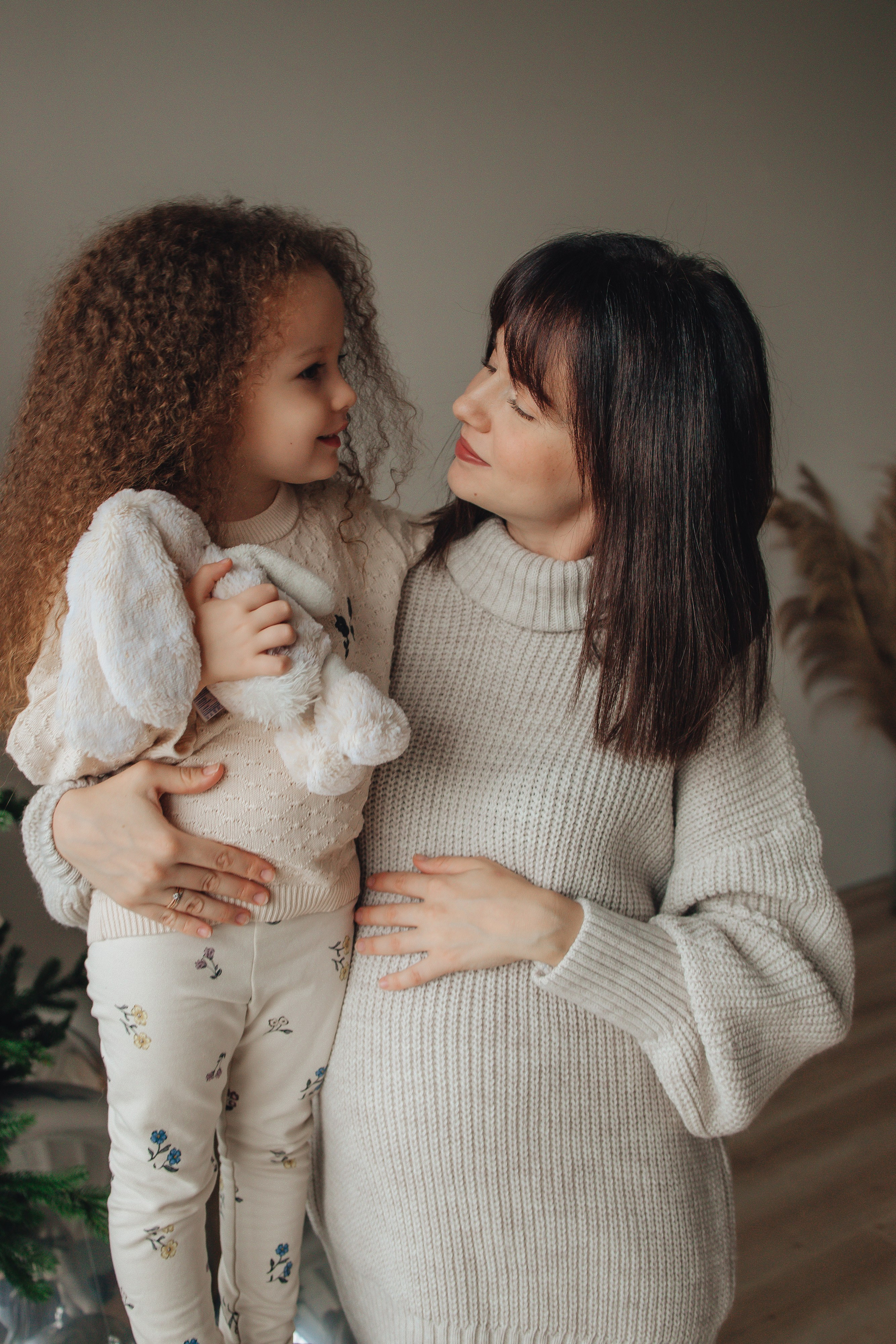 В ожидании сестренки перед Новым годом. Фотограф Новосибирск