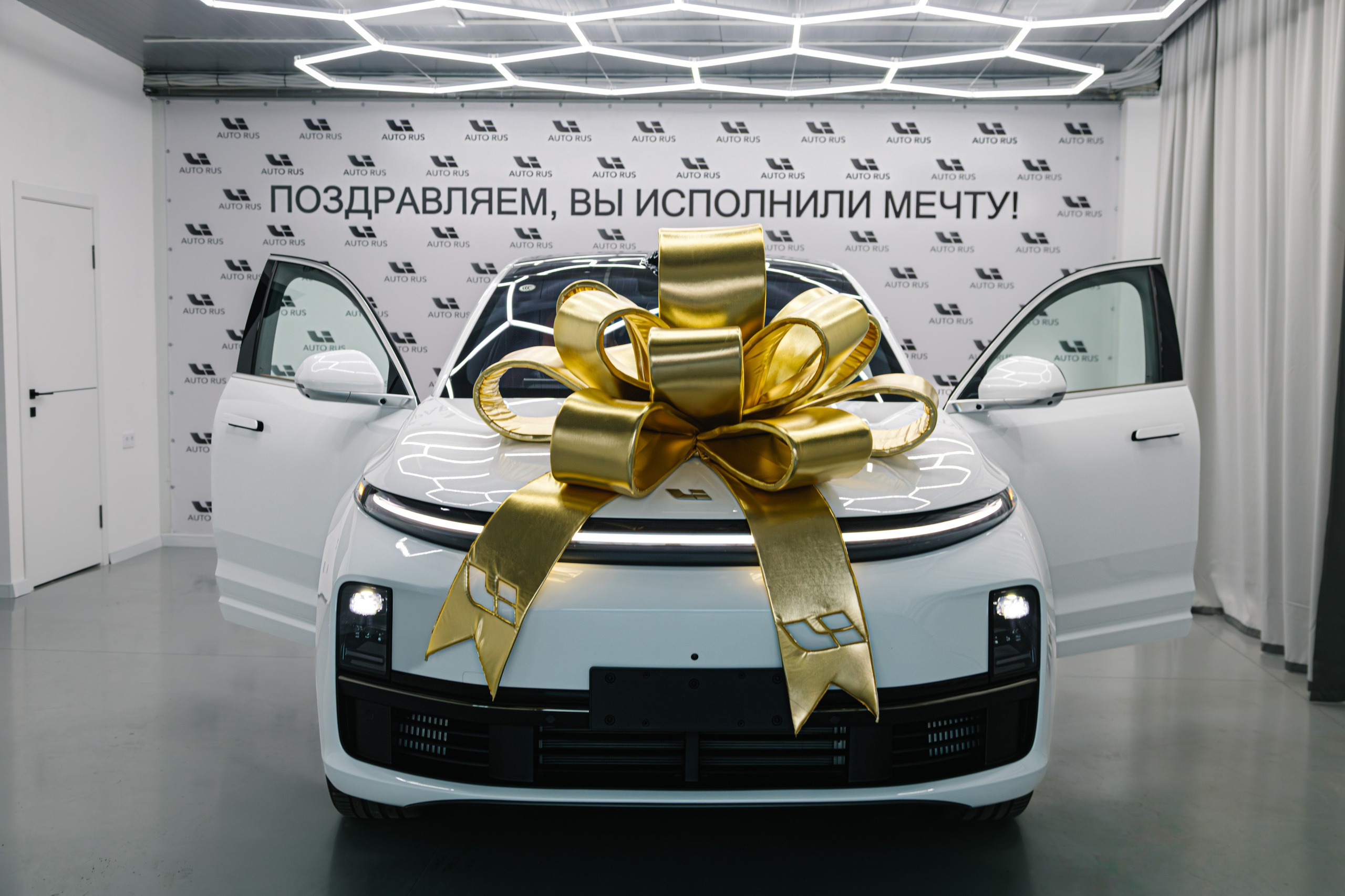 Открытие автосалона Li Auto. Артур Иликчян — Wedding & Event фотограф в Краснодаре