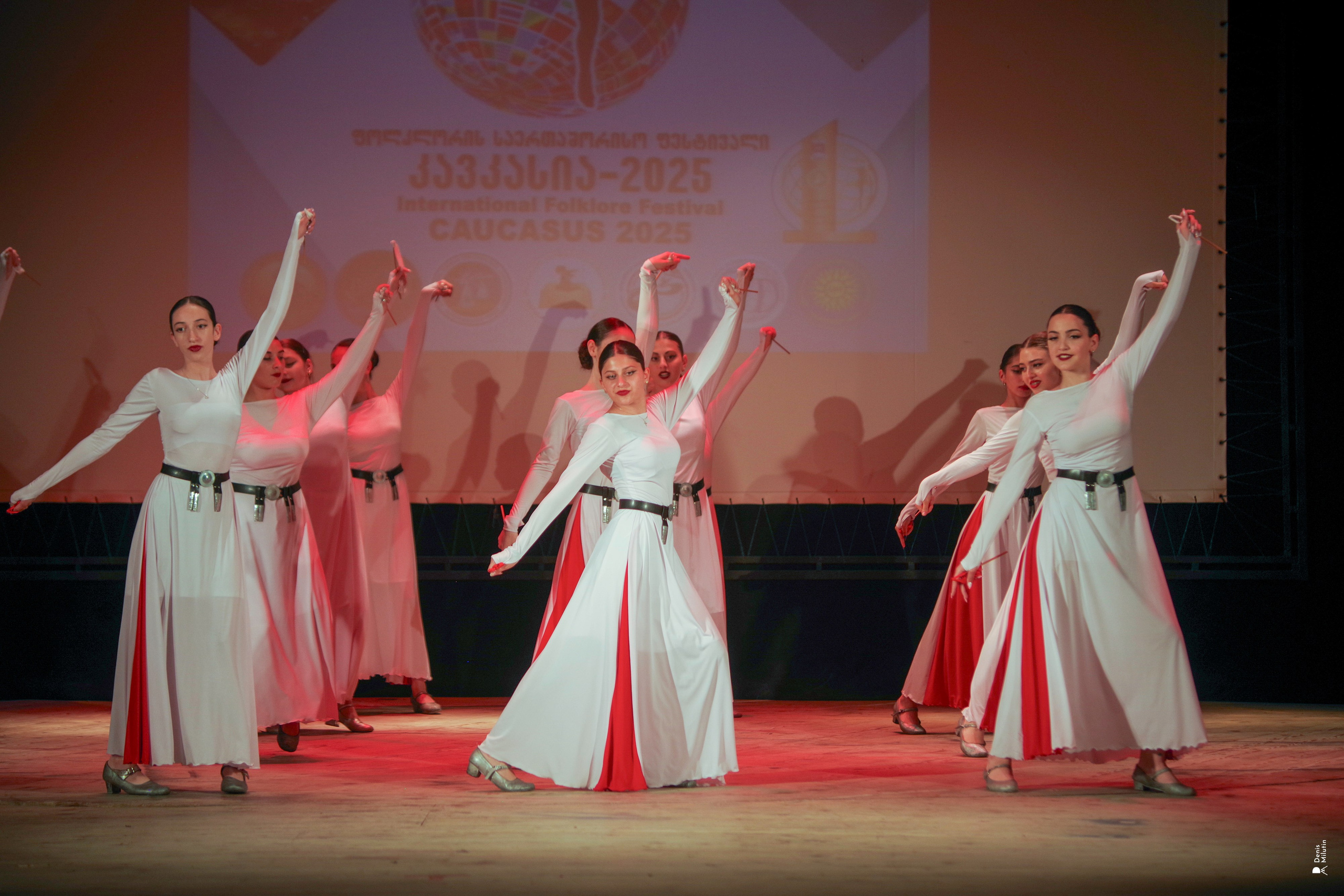 Танцы в прекрасном Они. Портретный фотограф Денис Милютин