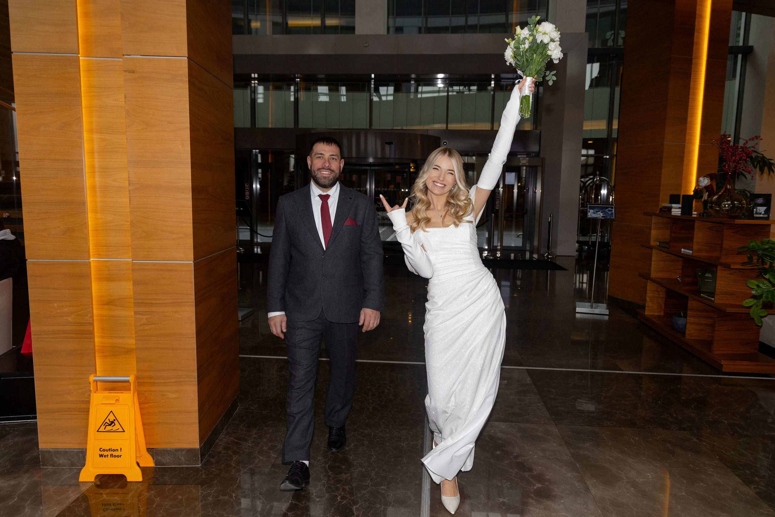 Свадебная фотосессия в отеле Марриот в Минске (Minsk Marriott Hotel). Свадебный фотограф в Минске/Беларуси Сергей Спиридонов