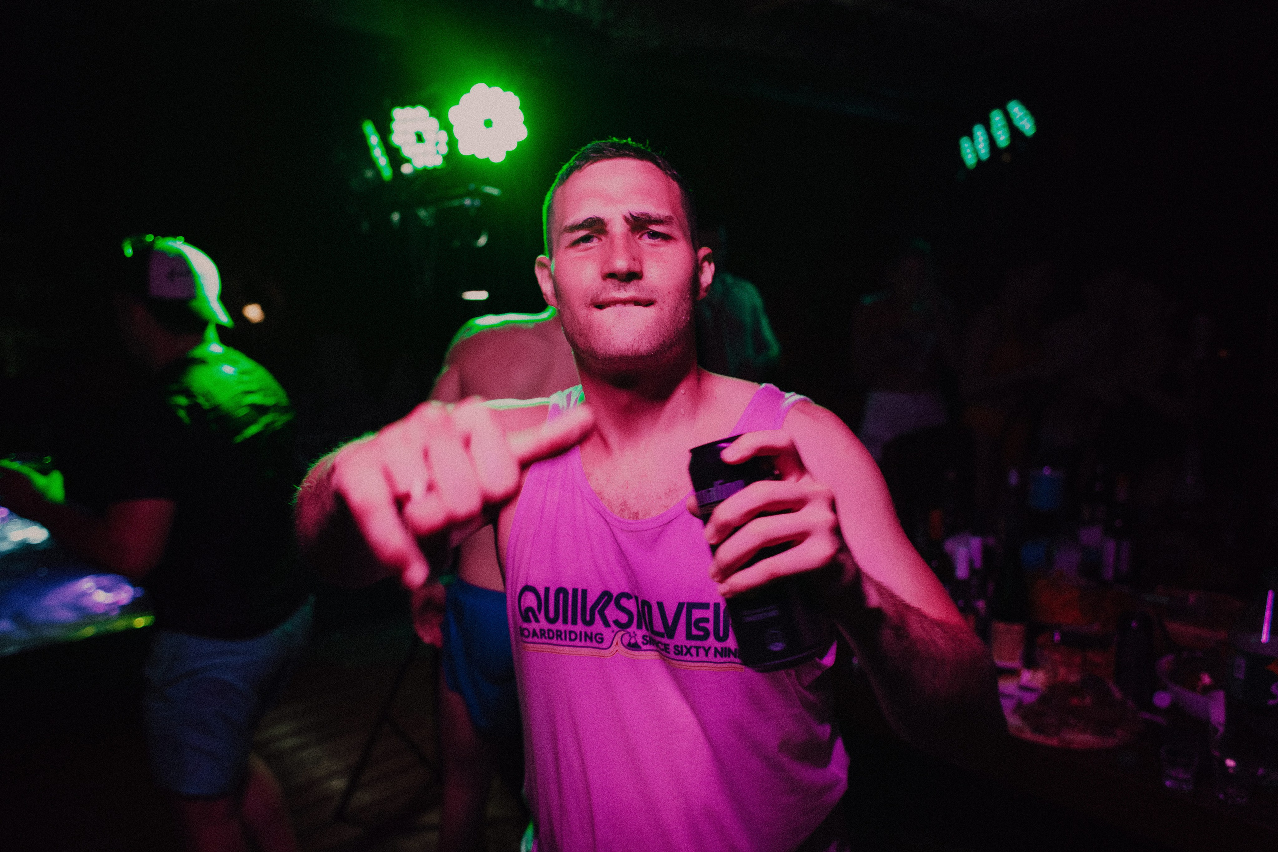 Свадебный фотограф Таганрог — фотосессия в центре города и банкет в коттедже «Виктория». Свадебный и семейный фотограф в Таганроге Бакарюк Антон