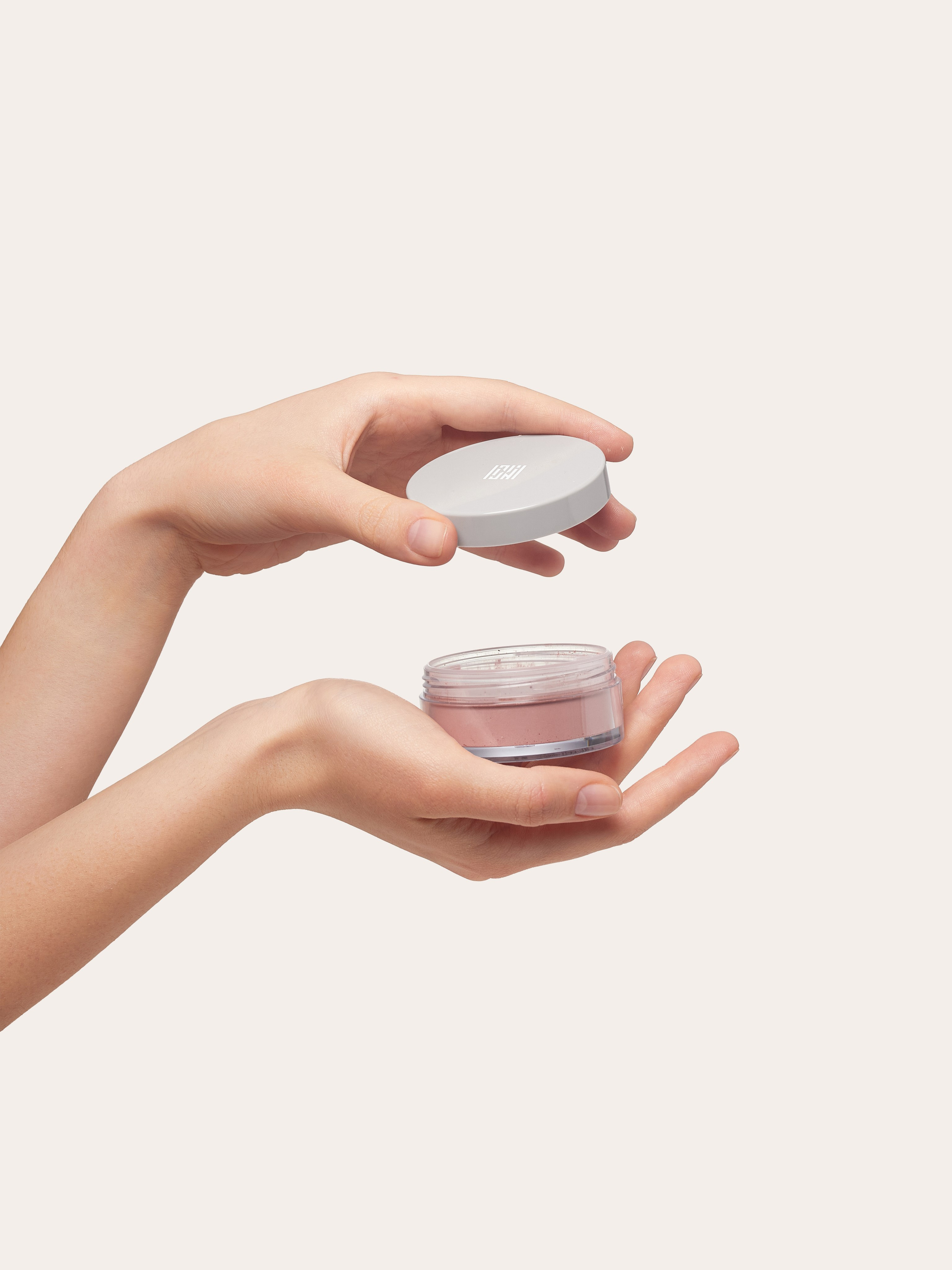 Предметная съемка косметики в Ростове-на-Дону. Предметный и бизнес фотограф в Ростове-на-Дону Александра Степанова