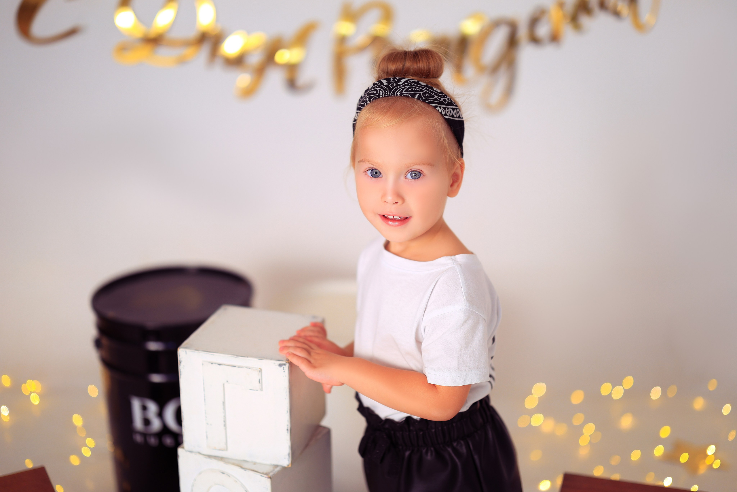 Малышки Антураж