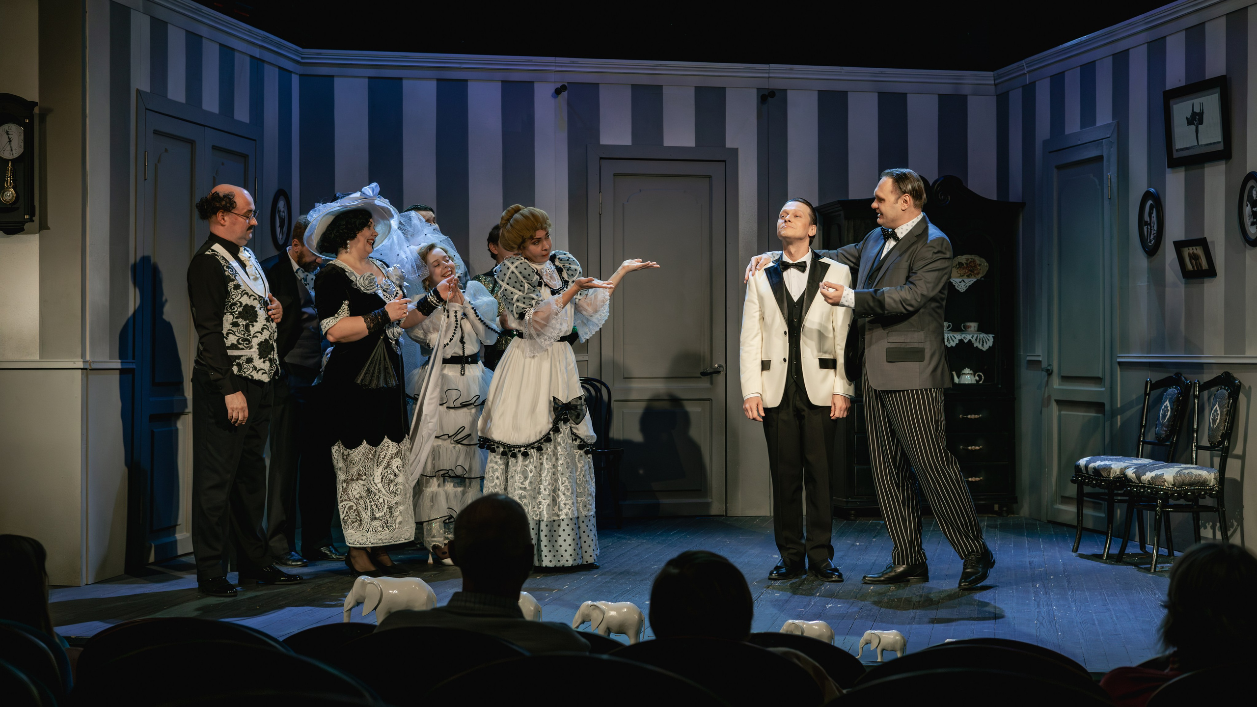 Театр Юного Зрителя «Две свадьбы». Фотограф Марк Файзулин