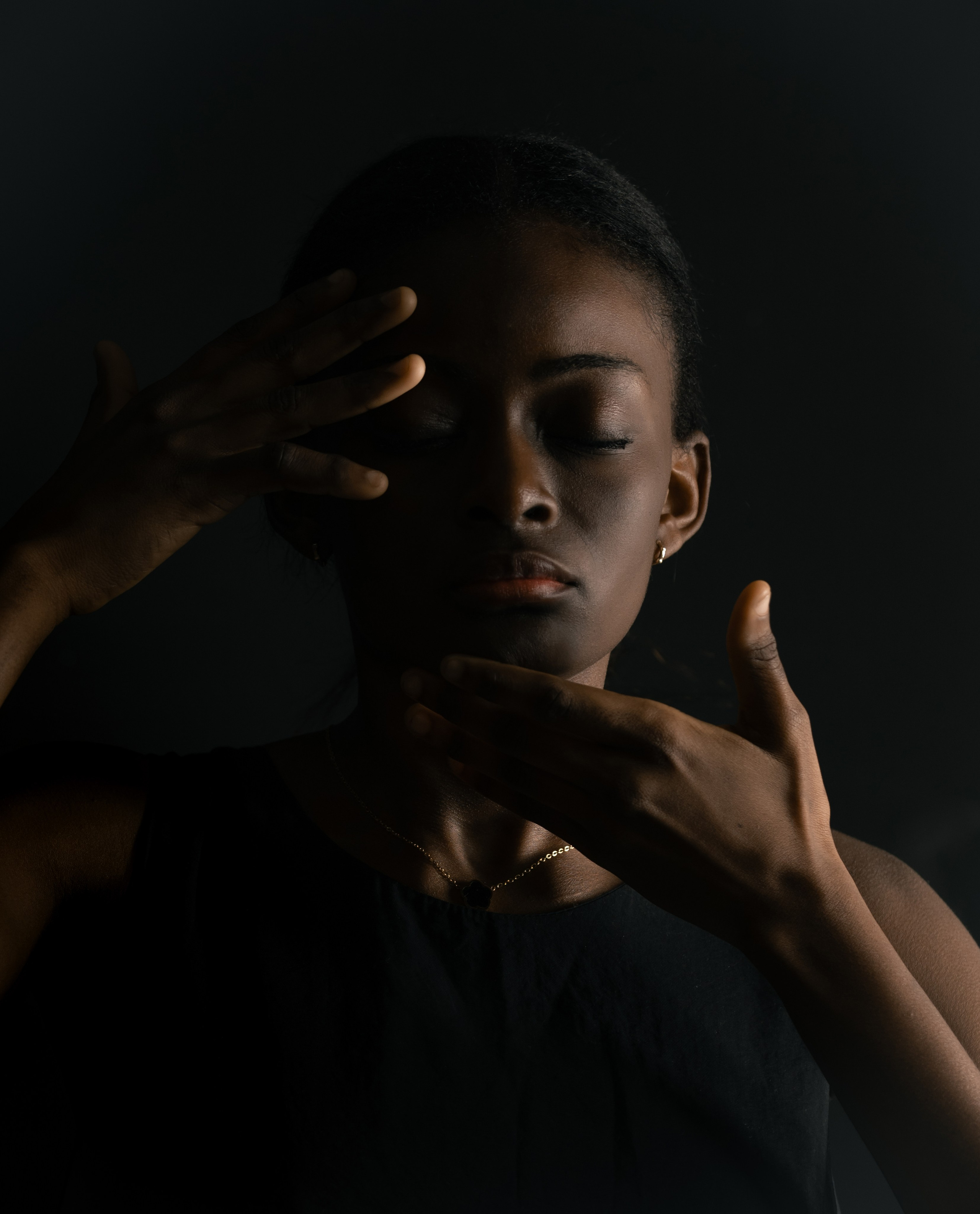 BEATRIZ. Anastasiia Antoniuk portrait, family and couple photographer, Portugal