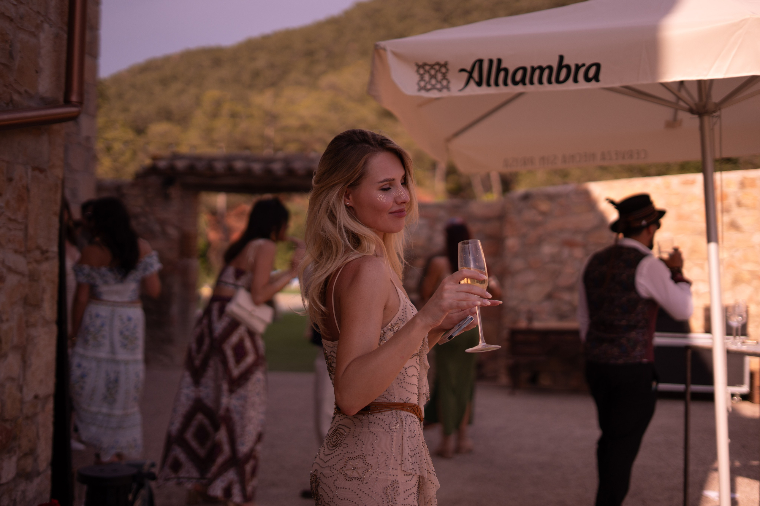 Stasy and Roberto. Wedding Photographer in Barcelona and Medellin