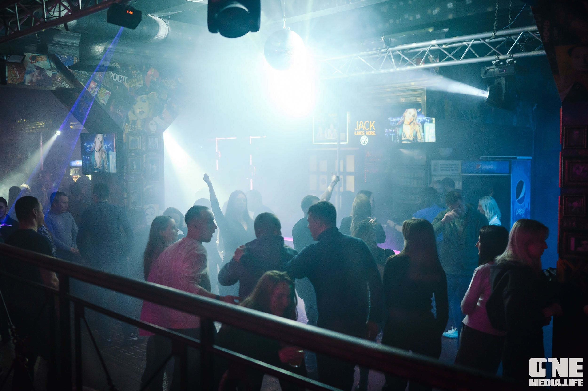 Фоторепортаж из бара XxxX. One Media Life: фоторепортажи, фотоотчеты с мероприятий и заведений