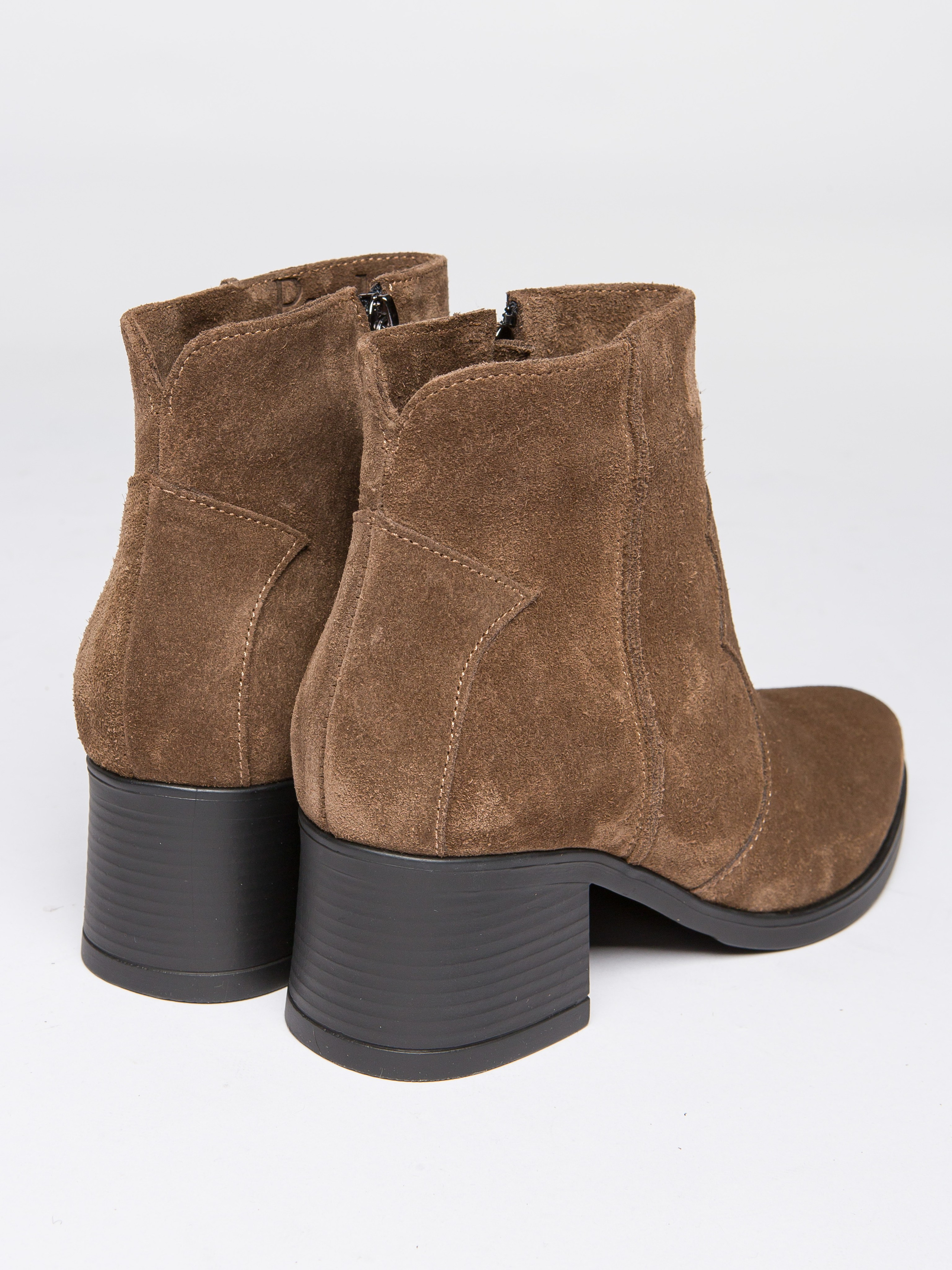 Обувь на модели. Фотограф Мария Кольцова