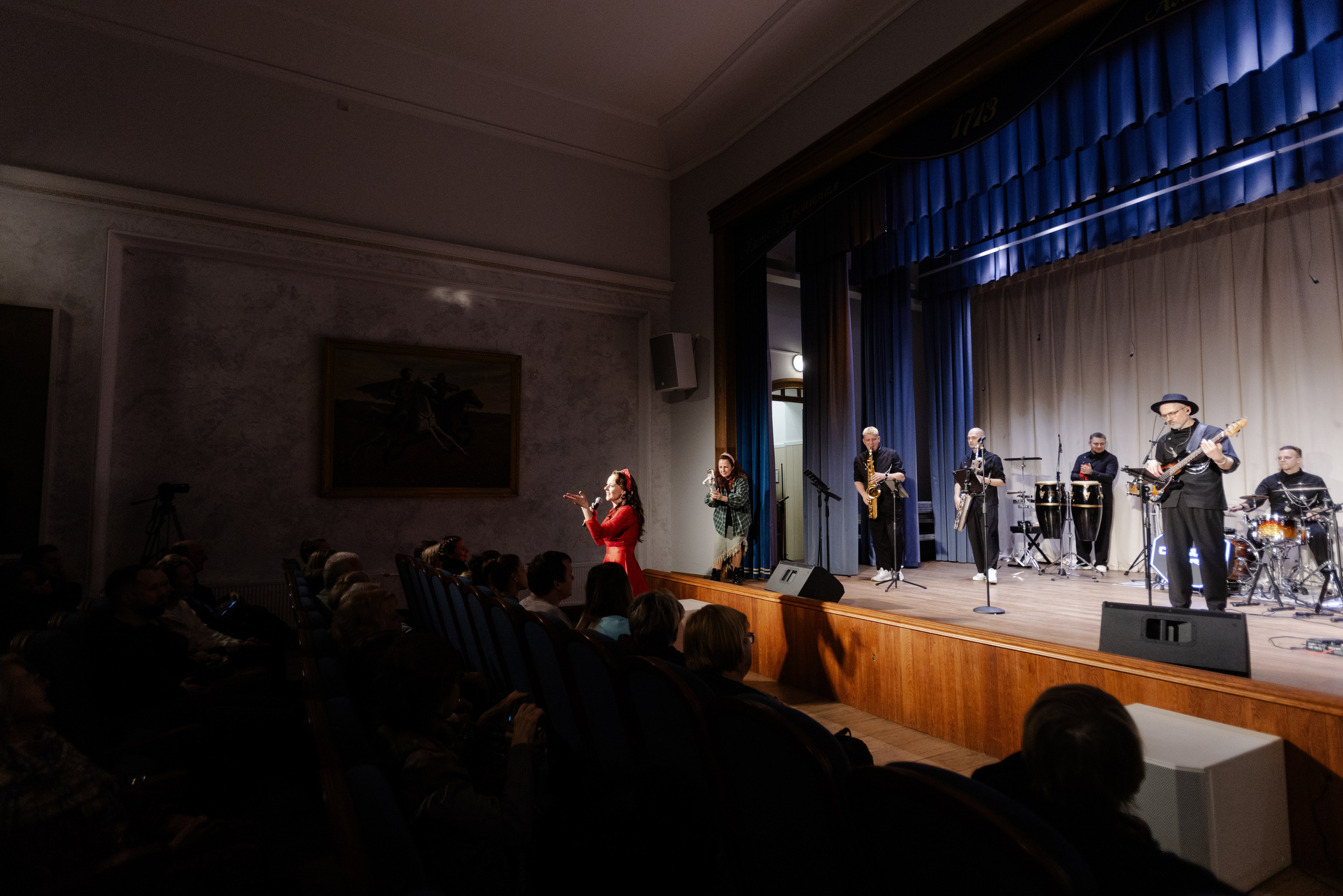 Сольный концерт 4.10. СУРОВЦЕВА project. Эстрадно-народный кавер-бэнд