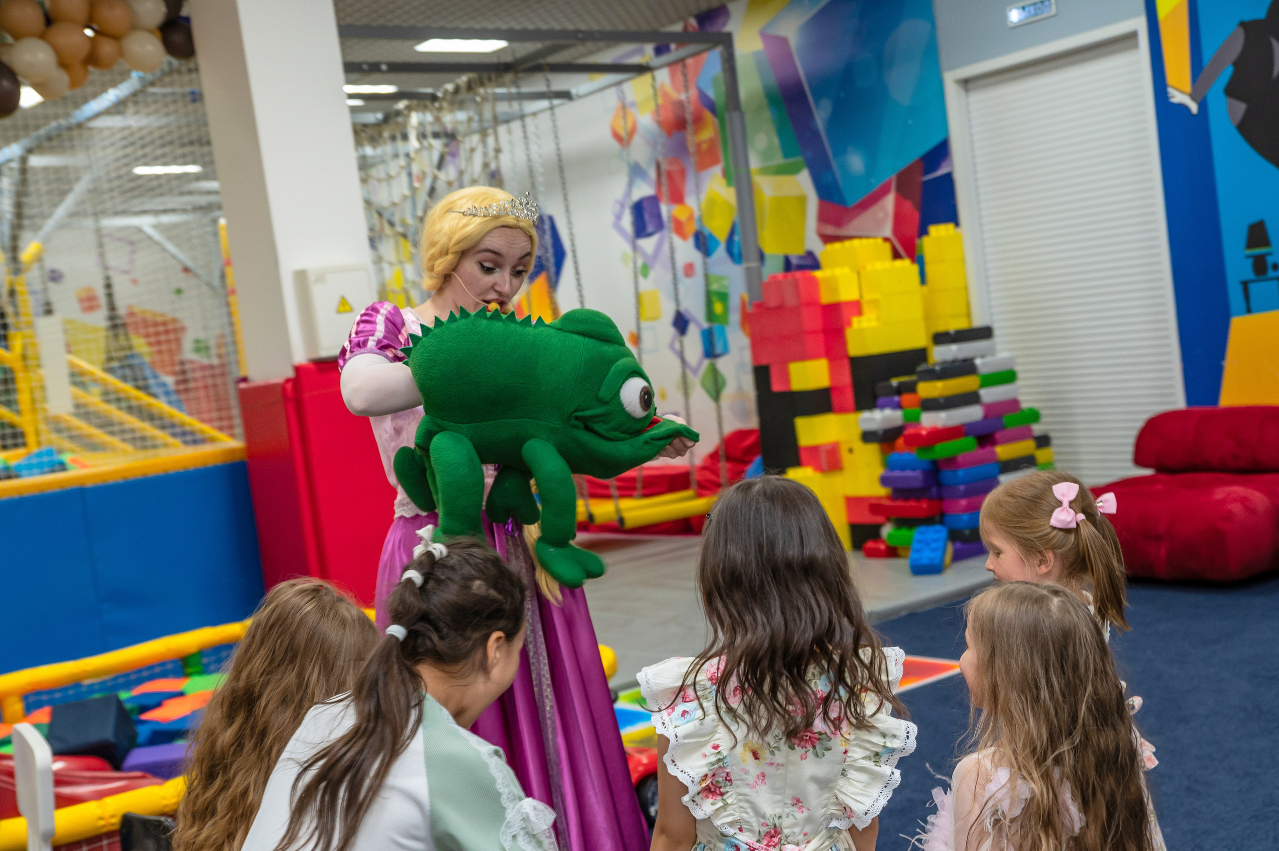 Игротека Ниндзя Кидс. Я Ольга Казанцева, фотографирую снимаю ваши киноистории и печатаю фото и цифровые портреты на холсте