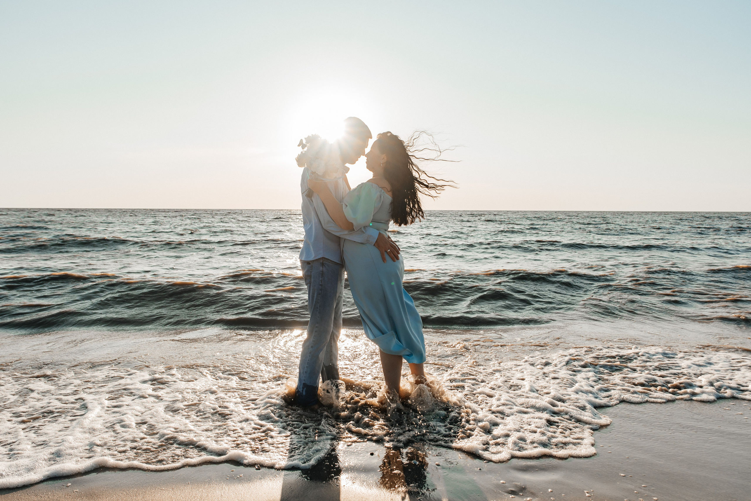 Андрей и Алена прогулка у моря. Детский и семейный фотограф выпускной альбом Приморско-Ахтарск