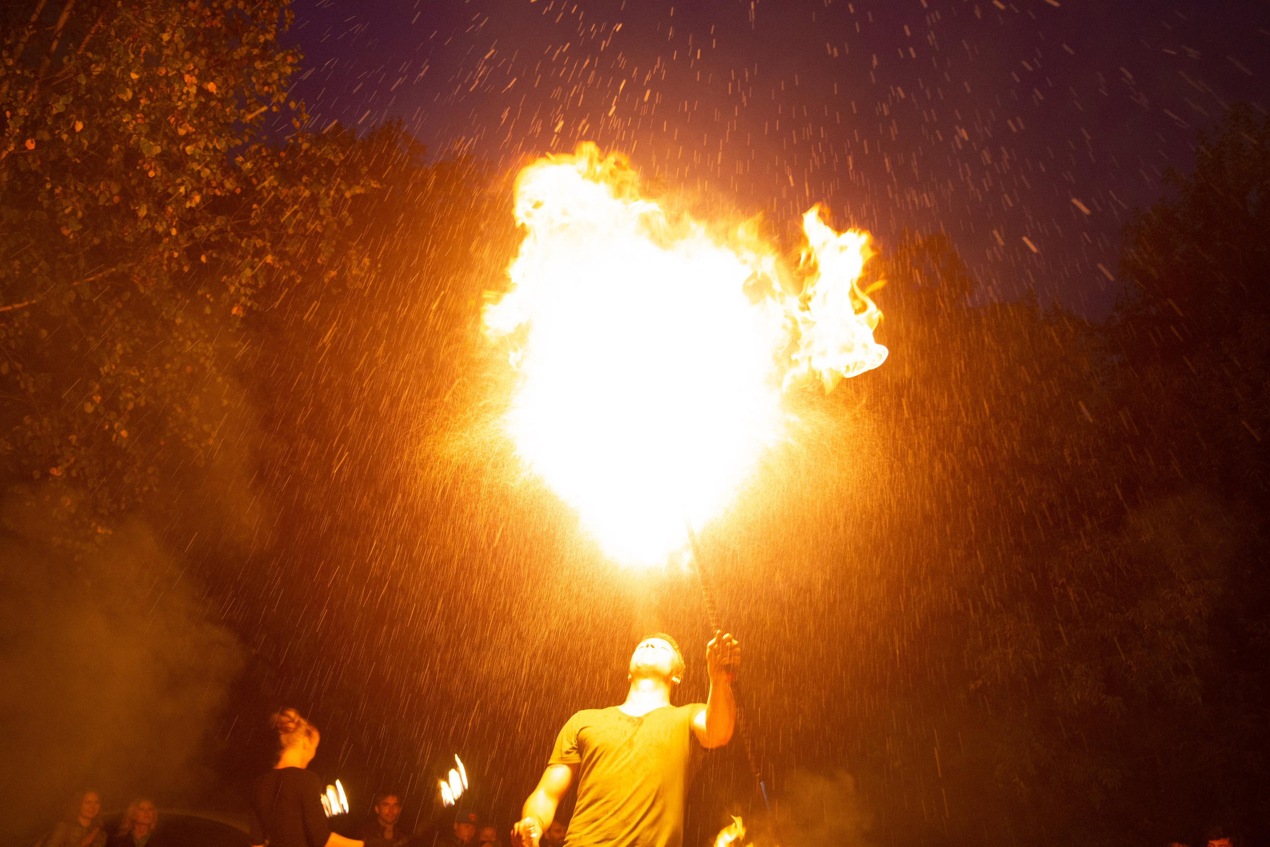 Огненное шоу в Перми. Фотограф Никита Попов. Фотограф Пермь. Фотосессия в фотостудии Перми и на свежем воздухе