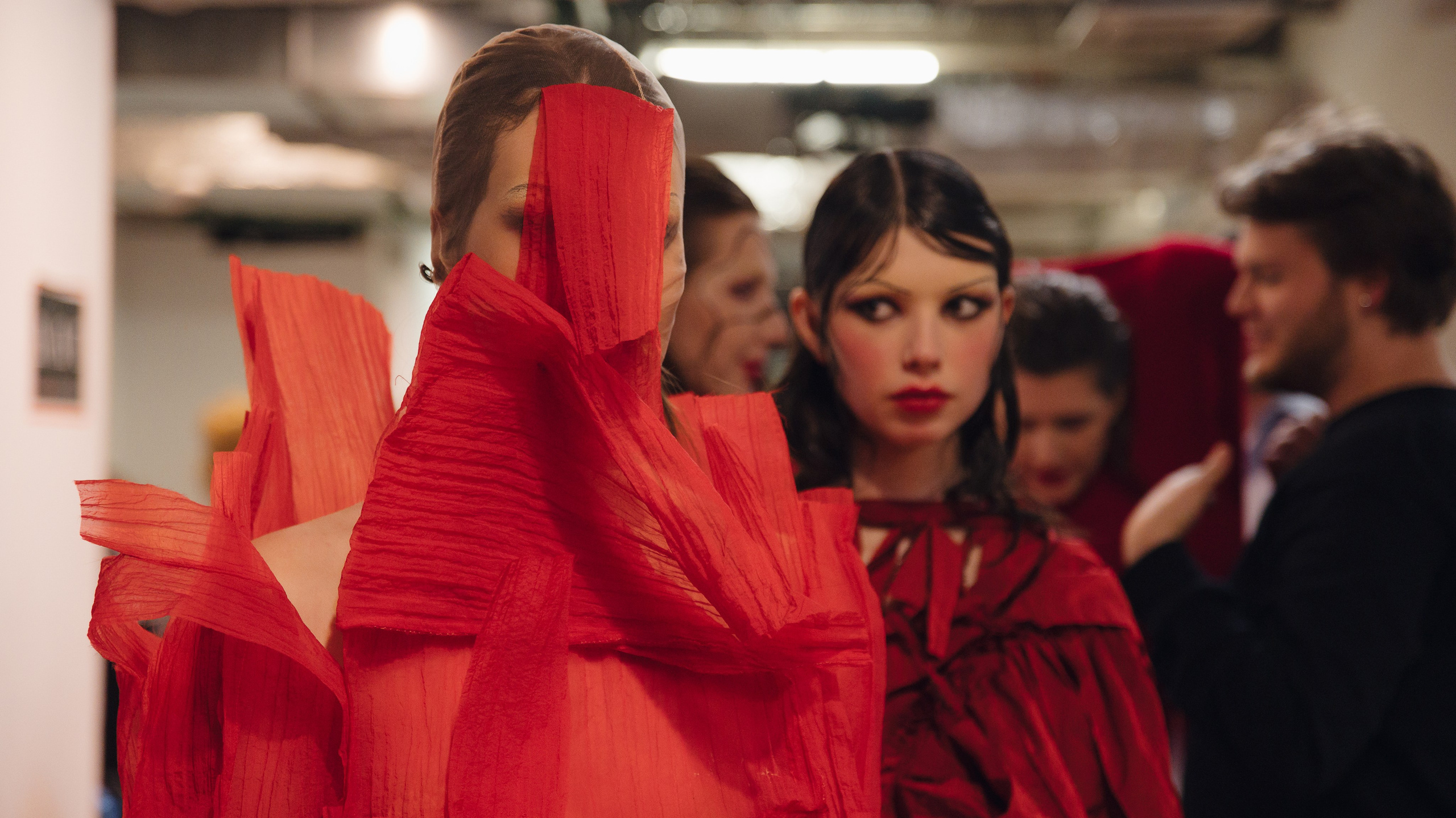 Бекстейдж показа «Новые Имена» собака.ru|ДЛТ. Портретный и репортажный фотограф в Санкт-Петербурге