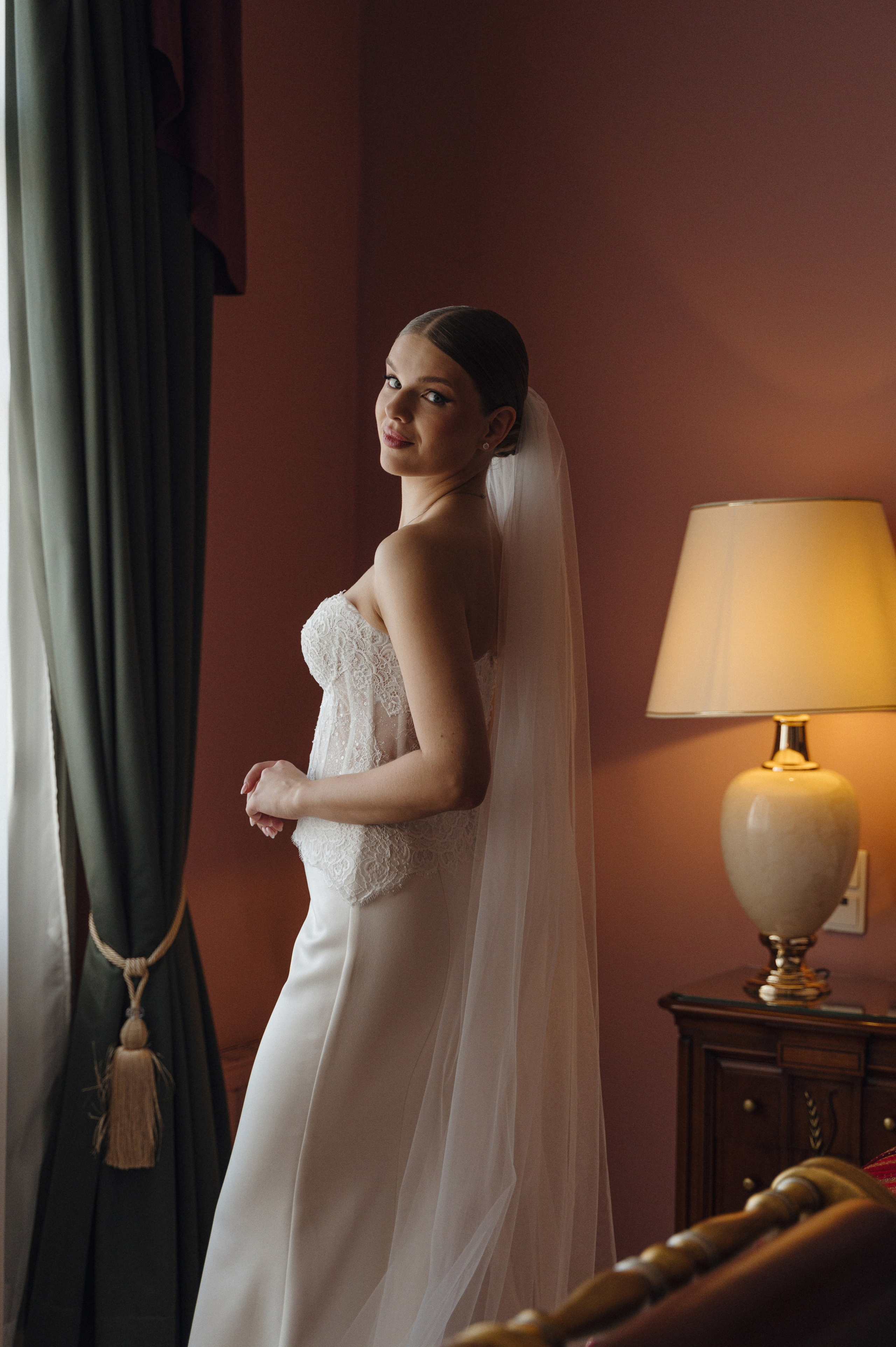 Дмитрий и Луиза. Гостиница Националь и ресторан Белуга. Свадебный фотограф Москва и Санкт-Петербург. Анастасия Чудина