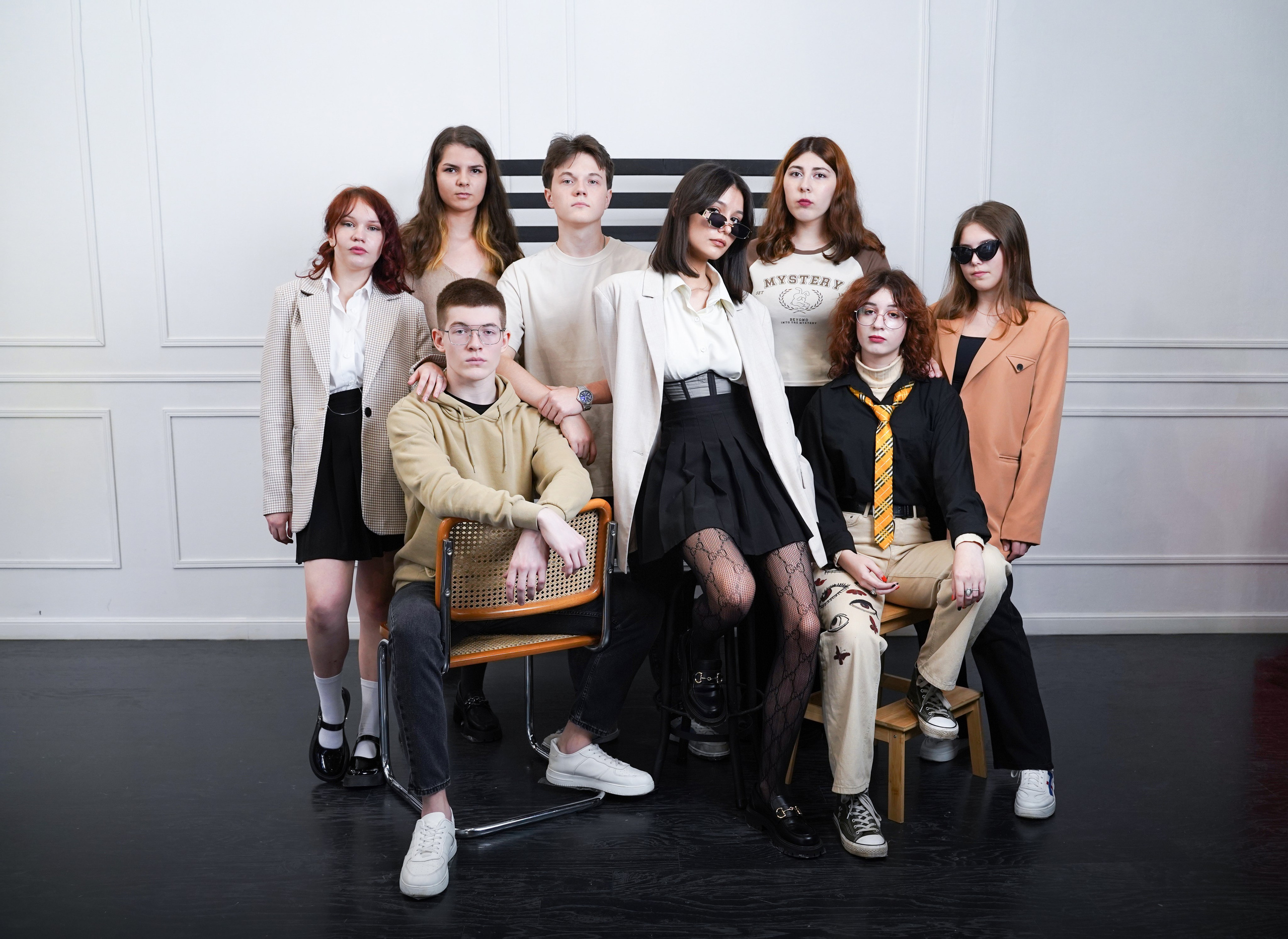 Выпускные альбомы для старшеклассников в Красноярске от AlbomKras 🎓✨. AlbomKras -выпускные альбомы Красноярска с авторским дизайном и качественной фотосъемкой! ⭐⭐⭐⭐⭐ 5.0