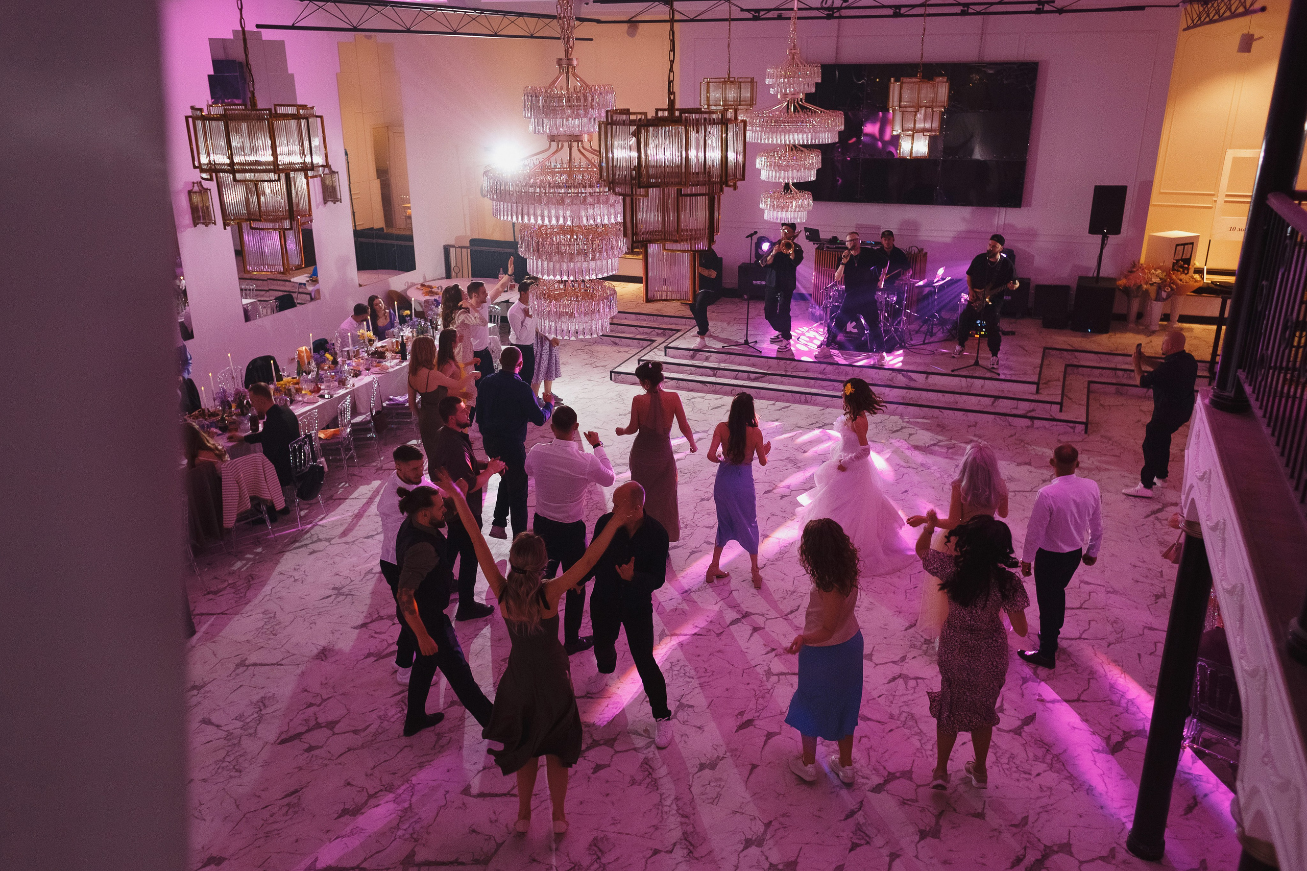 Свадебная фотосессия Михаила и Валерии на Чеховской набережной. Свадебный и семейный фотограф в Таганроге Бакарюк Антон