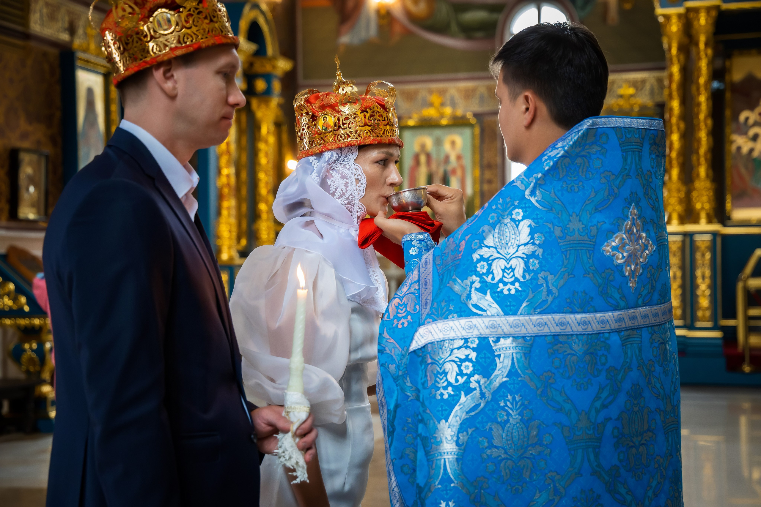 В Храме. Семейный и Свадебный фотограф в Астане Александр Астапов