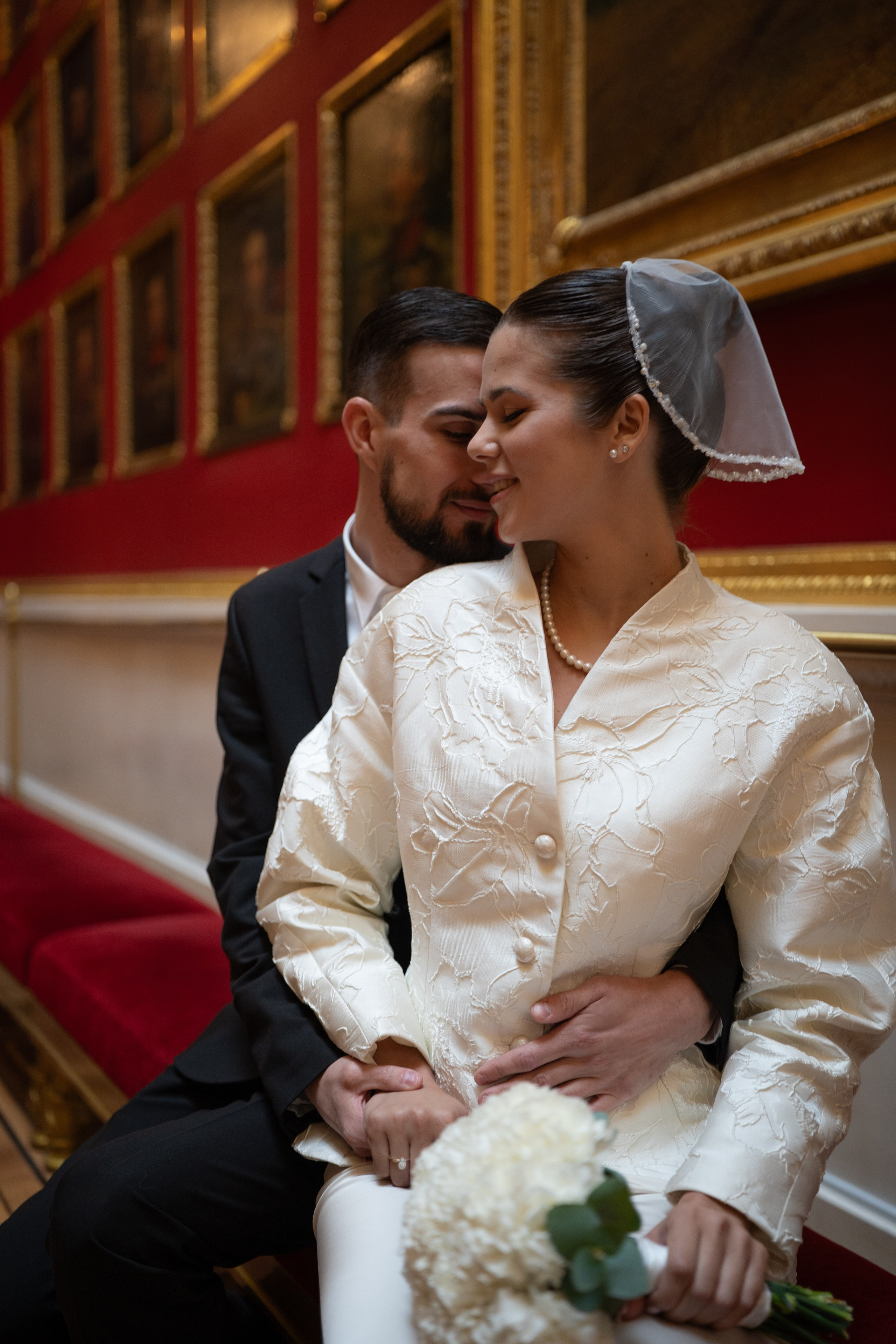 Свадебная фотосессия в Апреле в Петербурге. Свадебный фотограф Александр Невский в Санкт-Петербурге