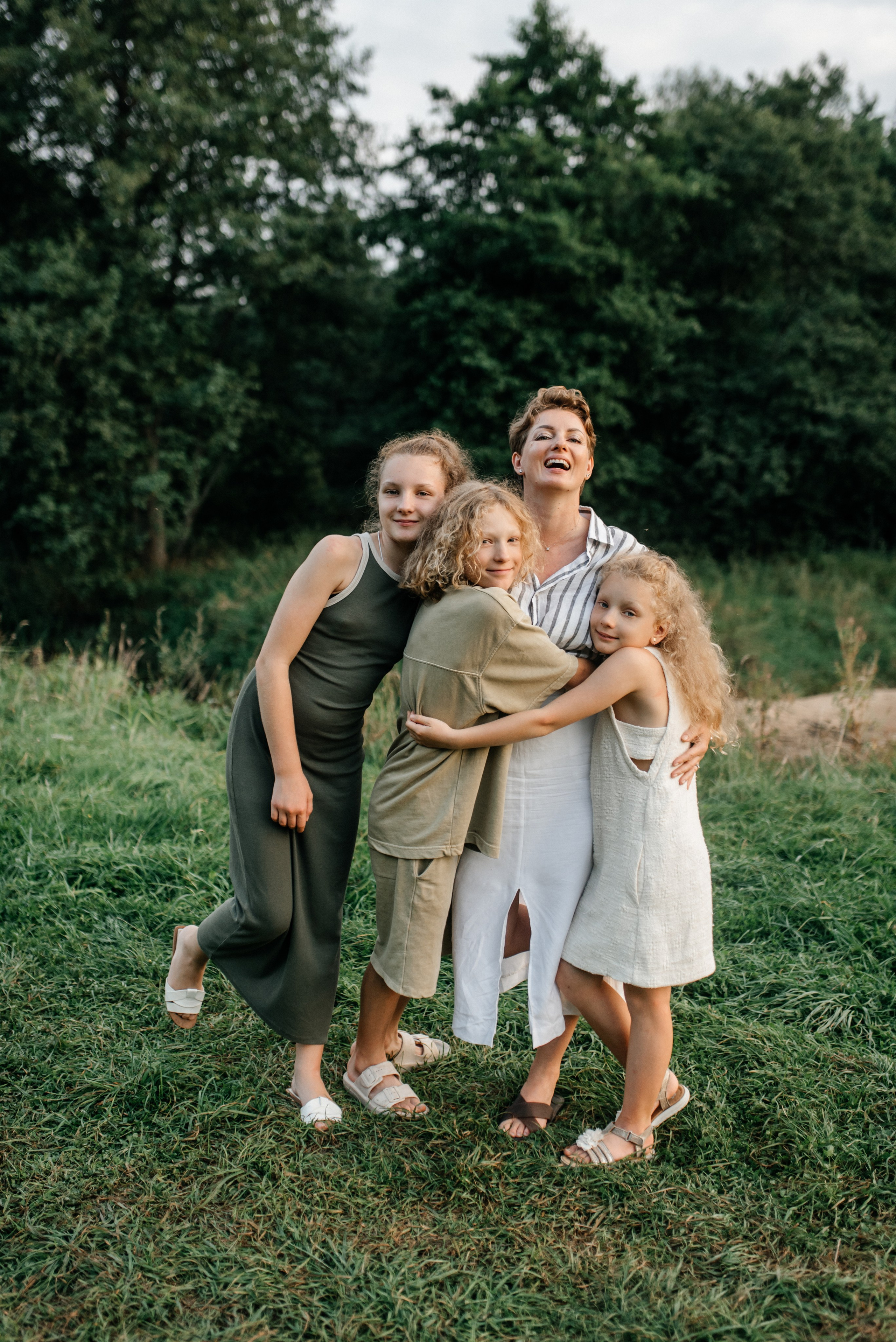 Полина+Ева+Лиза+Платон+Егор. Костюшко Кристина — семейный и свадебный фотограф в Минске