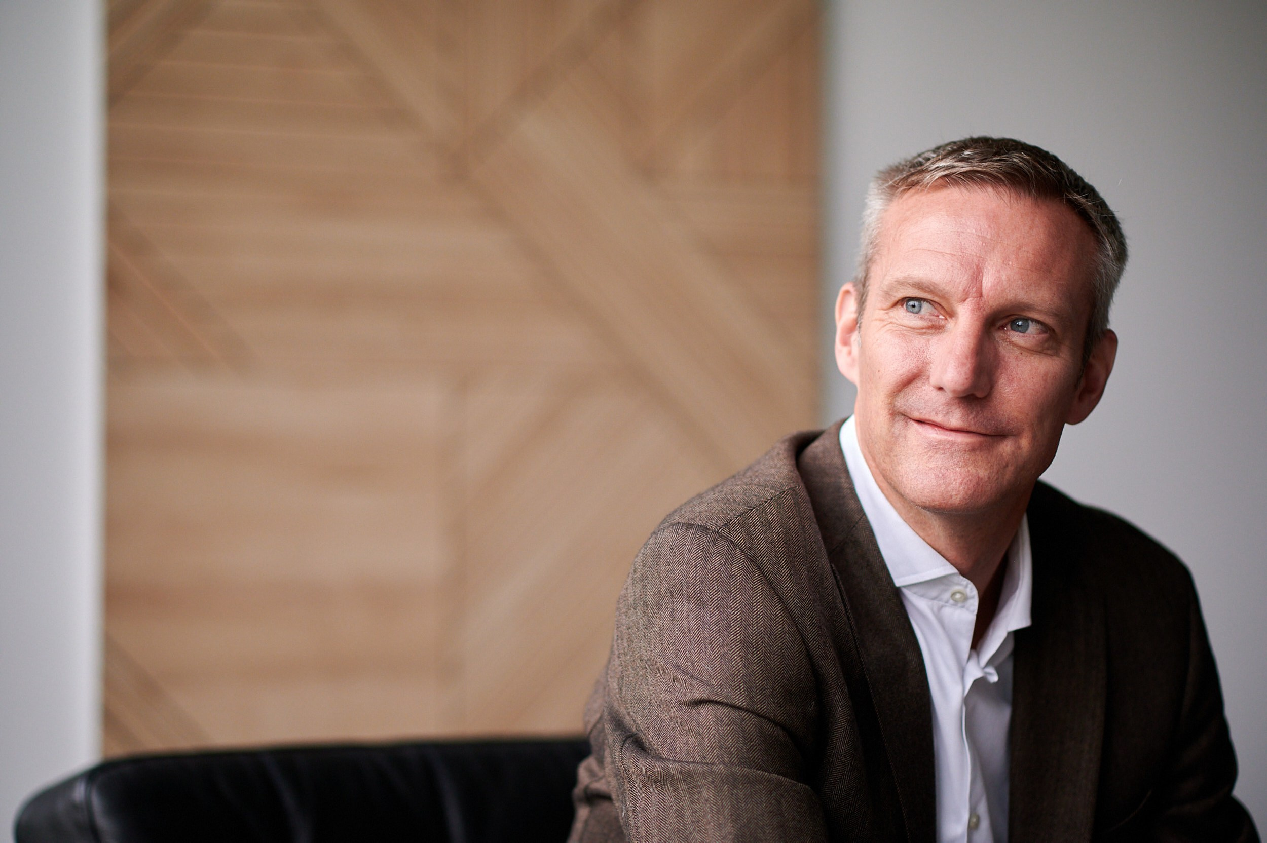 Бизнес-портреты и съемка команд в Москве — в офисе или студии. Герман Лепёхин коммерческий фотограф в Москве: репортаж, портреты, интерьеры, производство