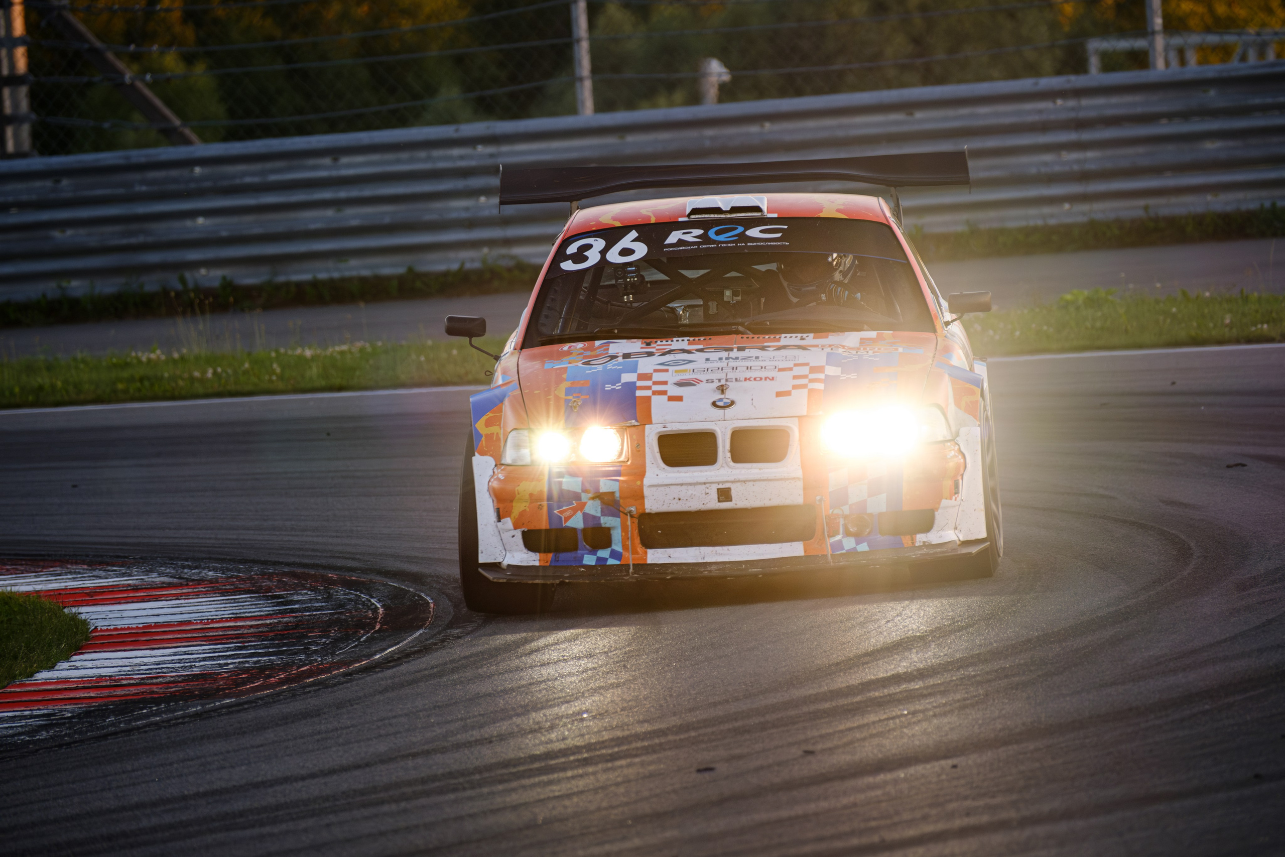 Российская серия гонок на выносливость. Авто и мотоспорт — фотограф Антон Медведев iCoguar