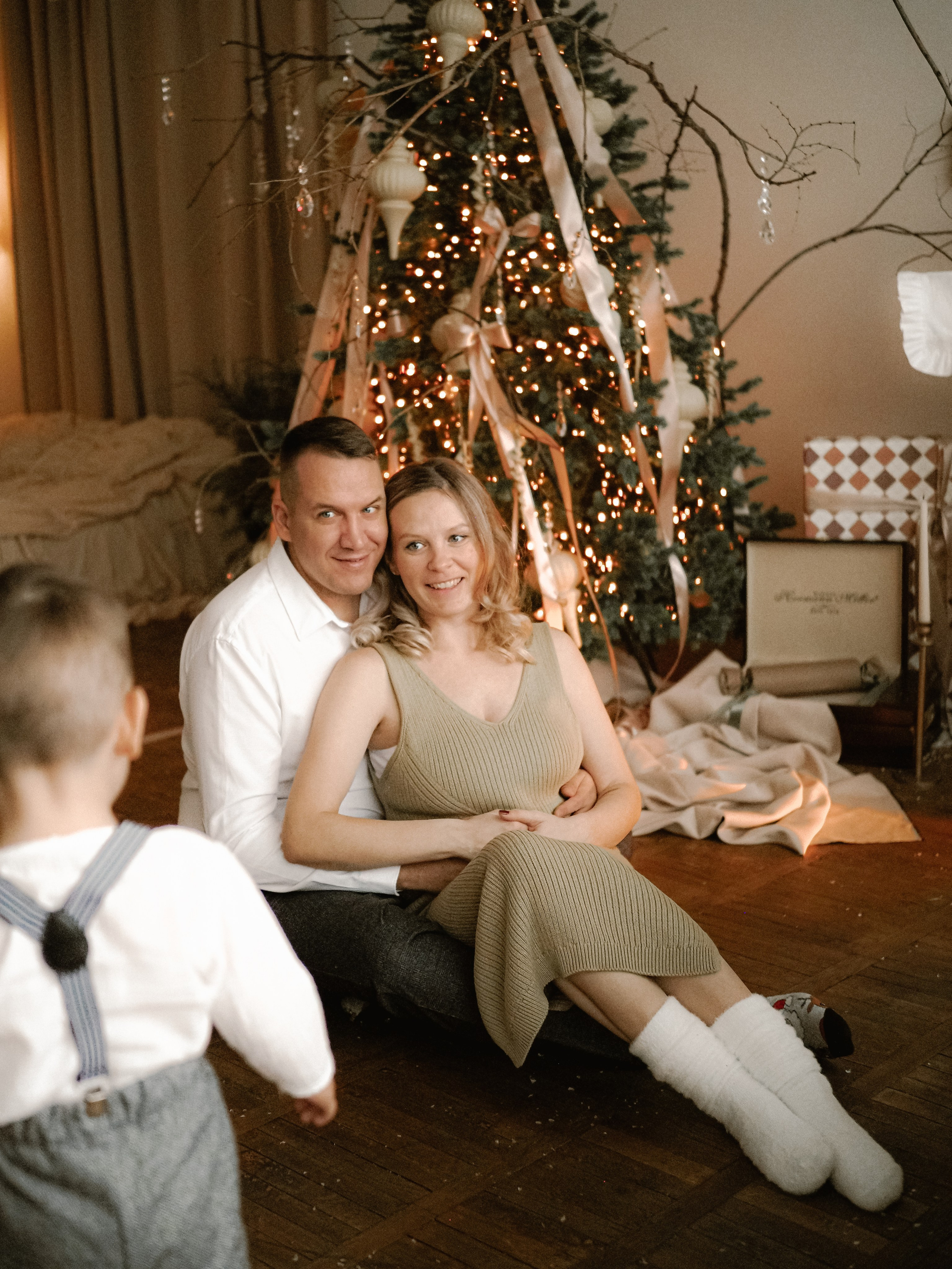 Если фото у елочки, то вот так. Фотограф Рязань. Семейный Свадебный фотограф