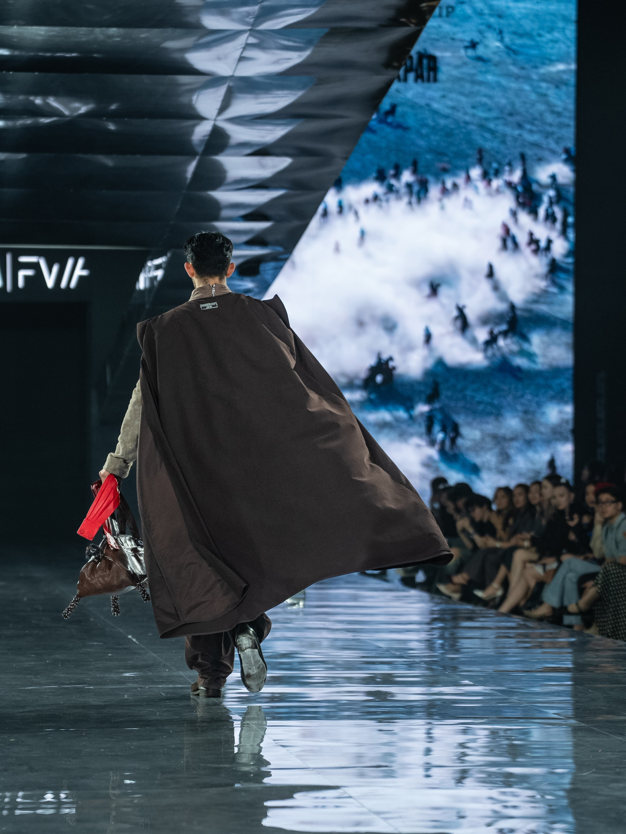 Visa Fashion Week Almaty Pre-Fall 2026 GAZHAIYIP. Сайт Алматинского НЮ АРТ, будуар и фэшн фотографа Дениса Карпенко