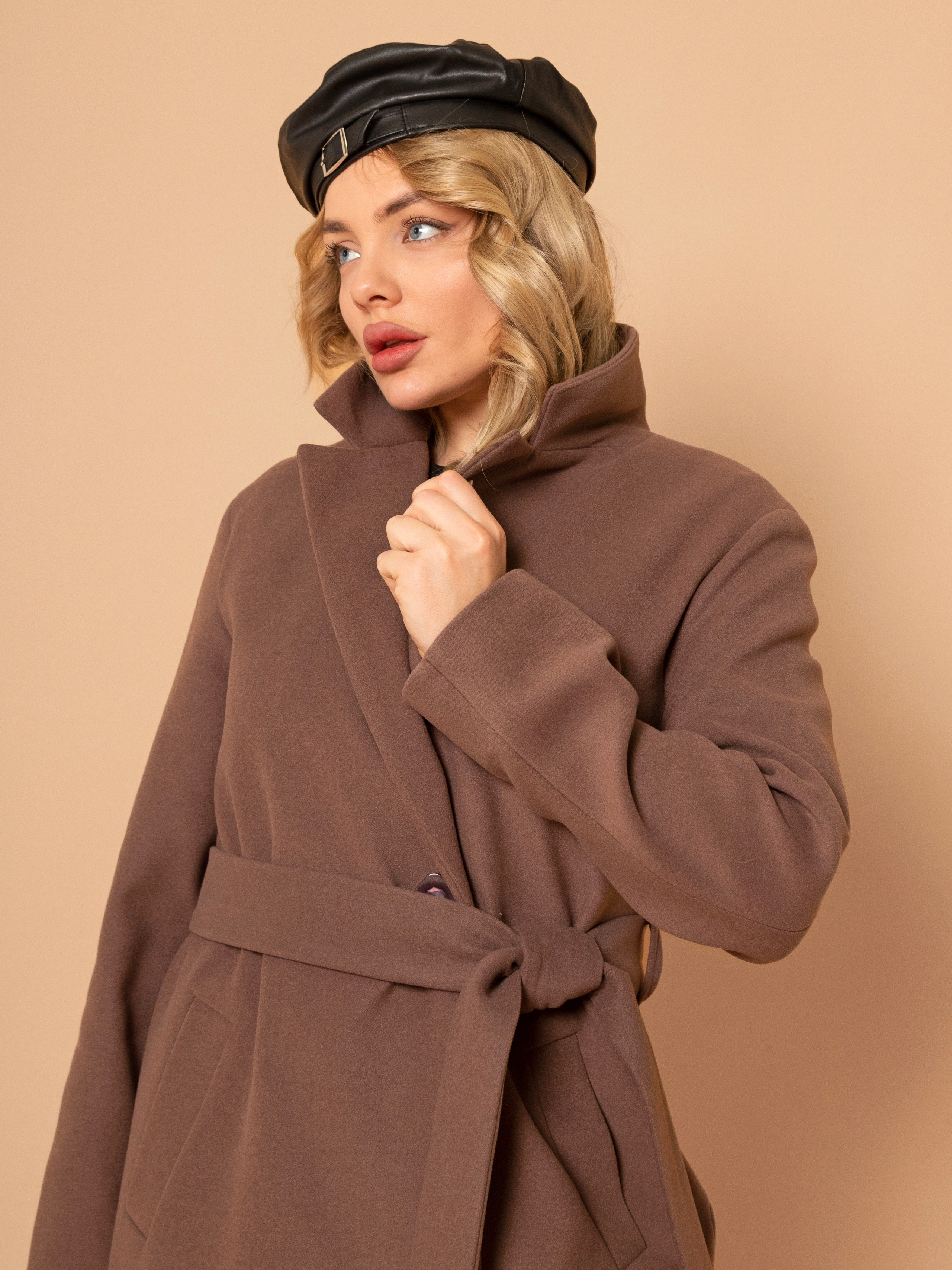 Пальто Х-сайз размер. Фотостудия для Wildberries Ozon