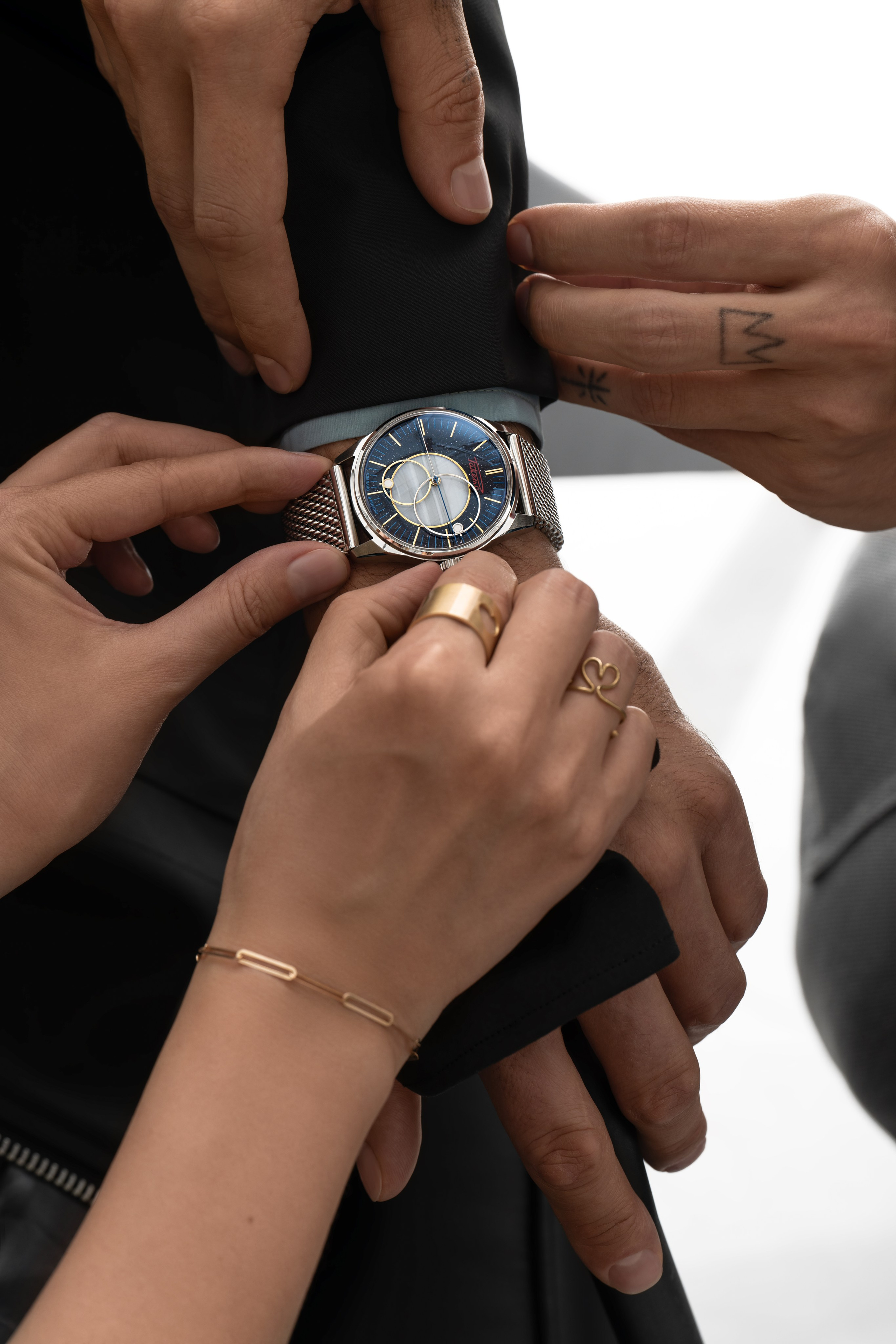 Ph: Anton Sokolov                                                                                                  Retoucher: @retouch.komissarova  