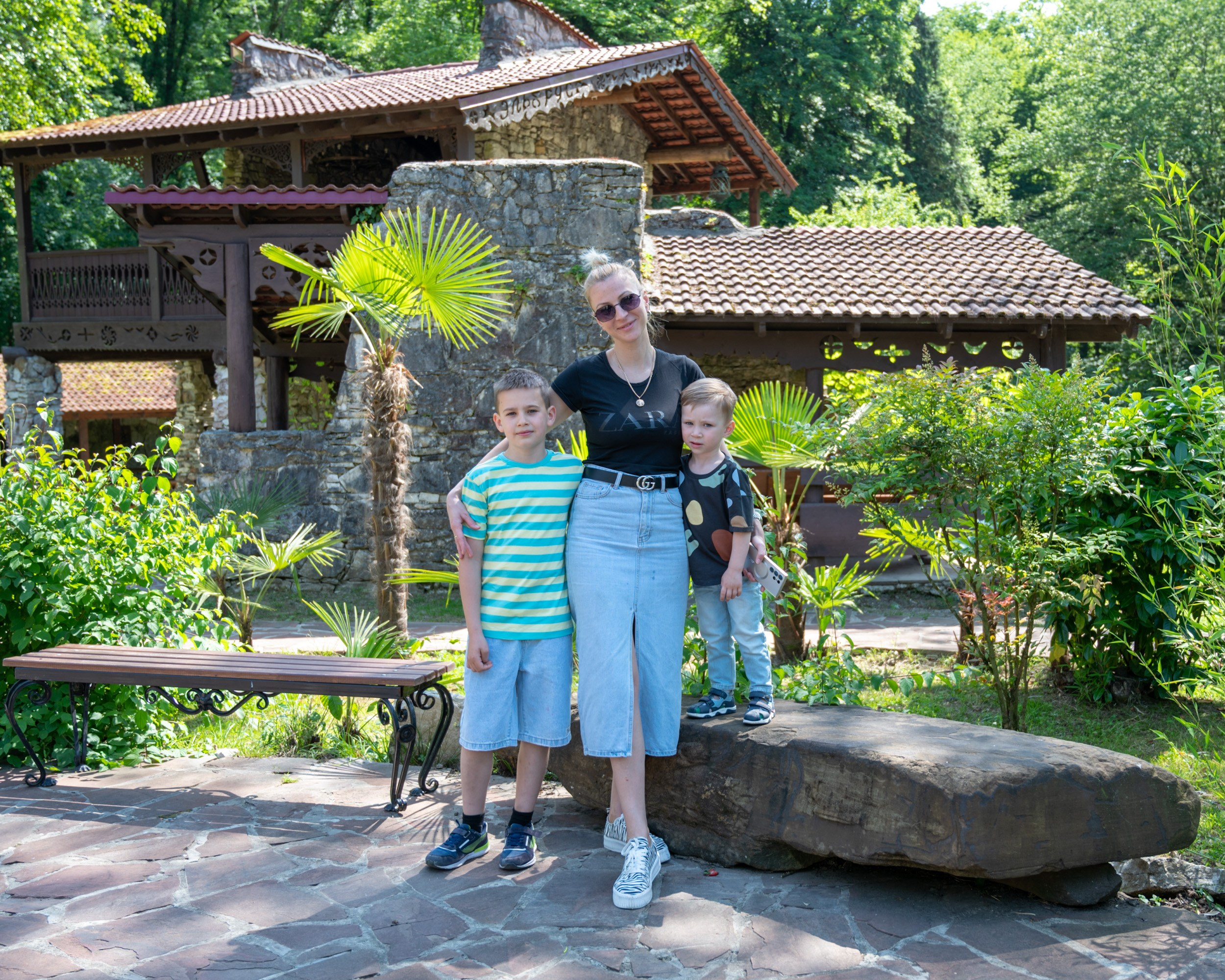 Праздник окончания учебного года 2024. Фотографирую счастливых людей в Сочи