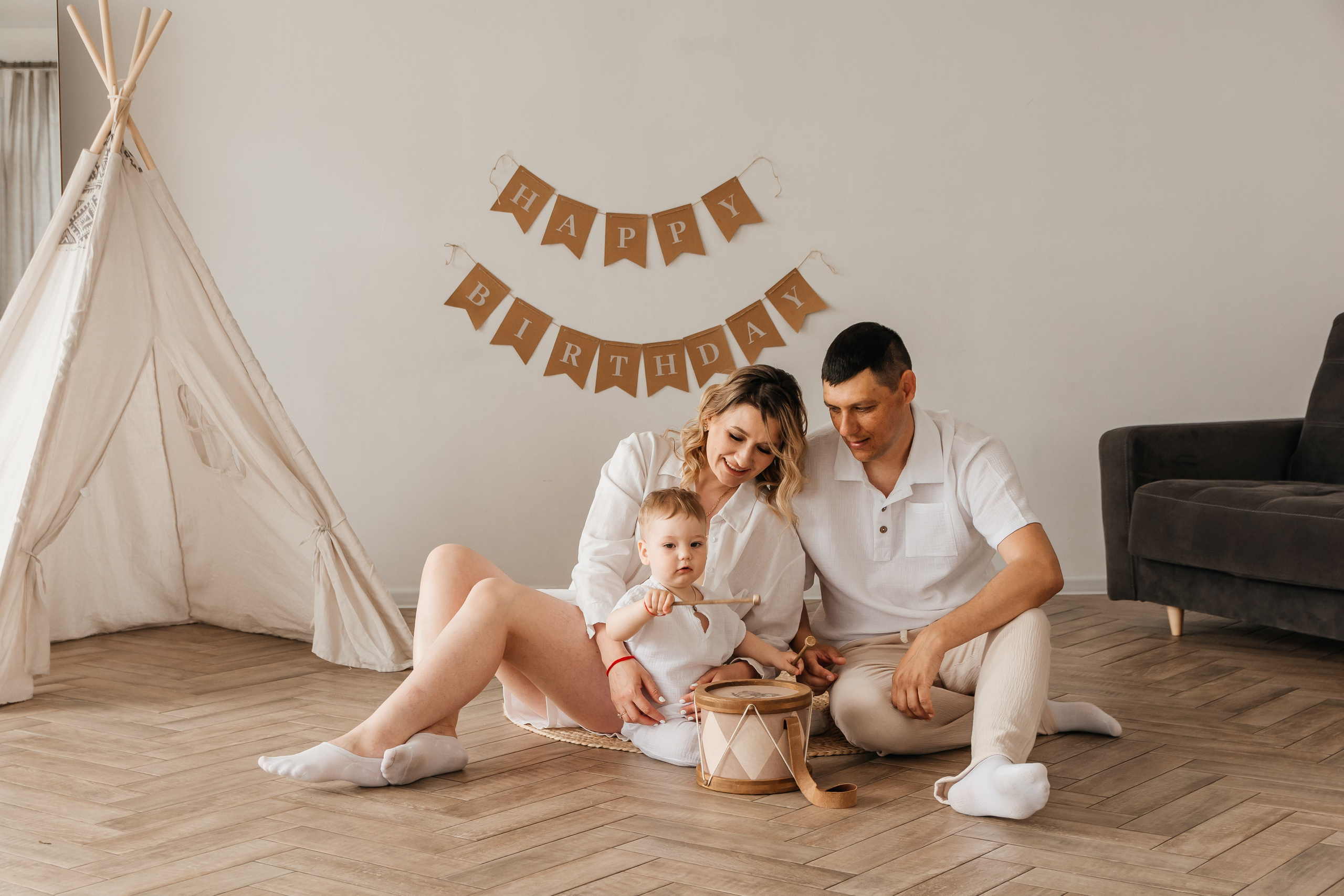 Фотосессия годика минимализм. Семейный и детский фотограф Кущ Наташа