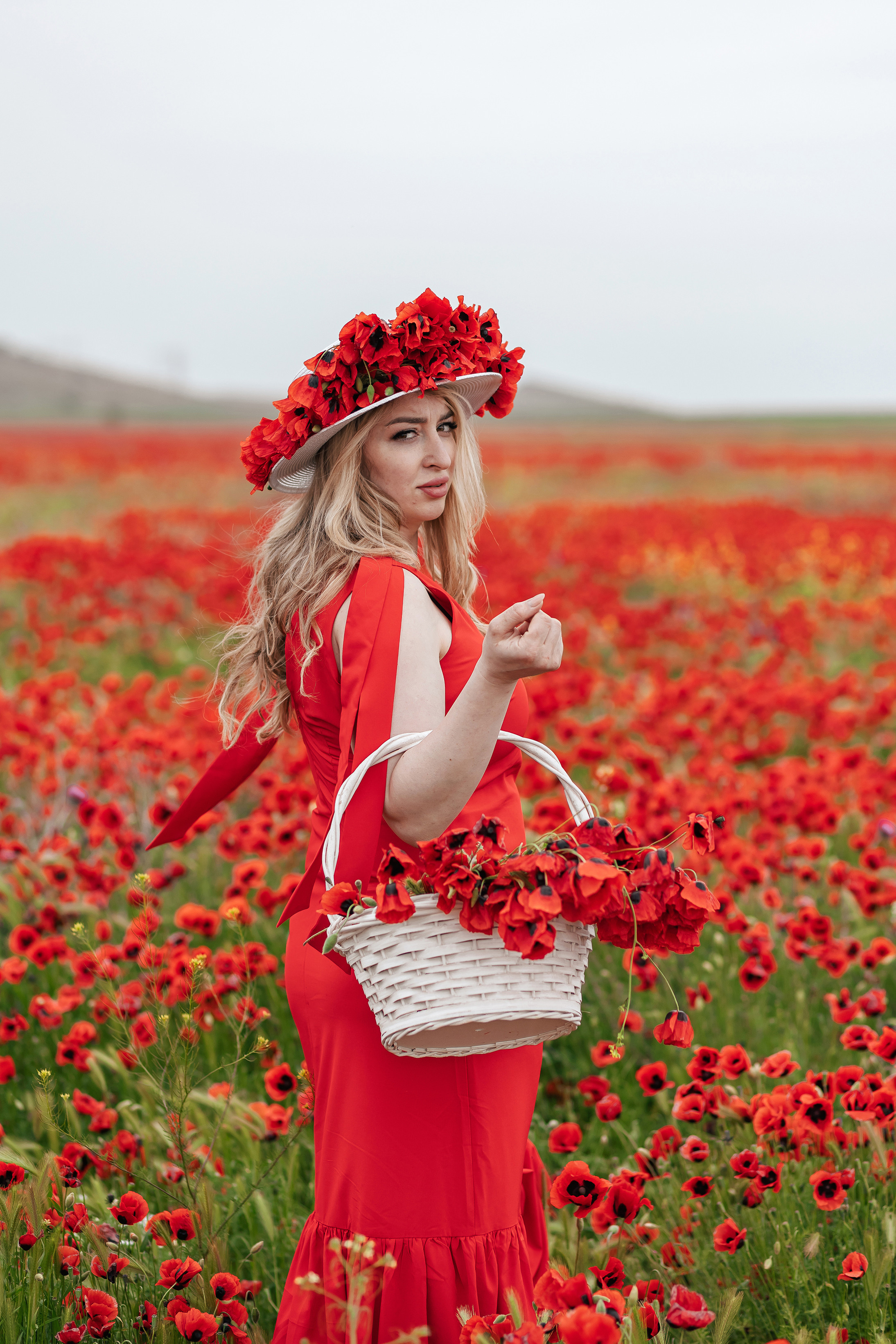 Марьям в маковом поле. Свадебный и семейный фотограф в Каспийске Алёна Нурмагомедова