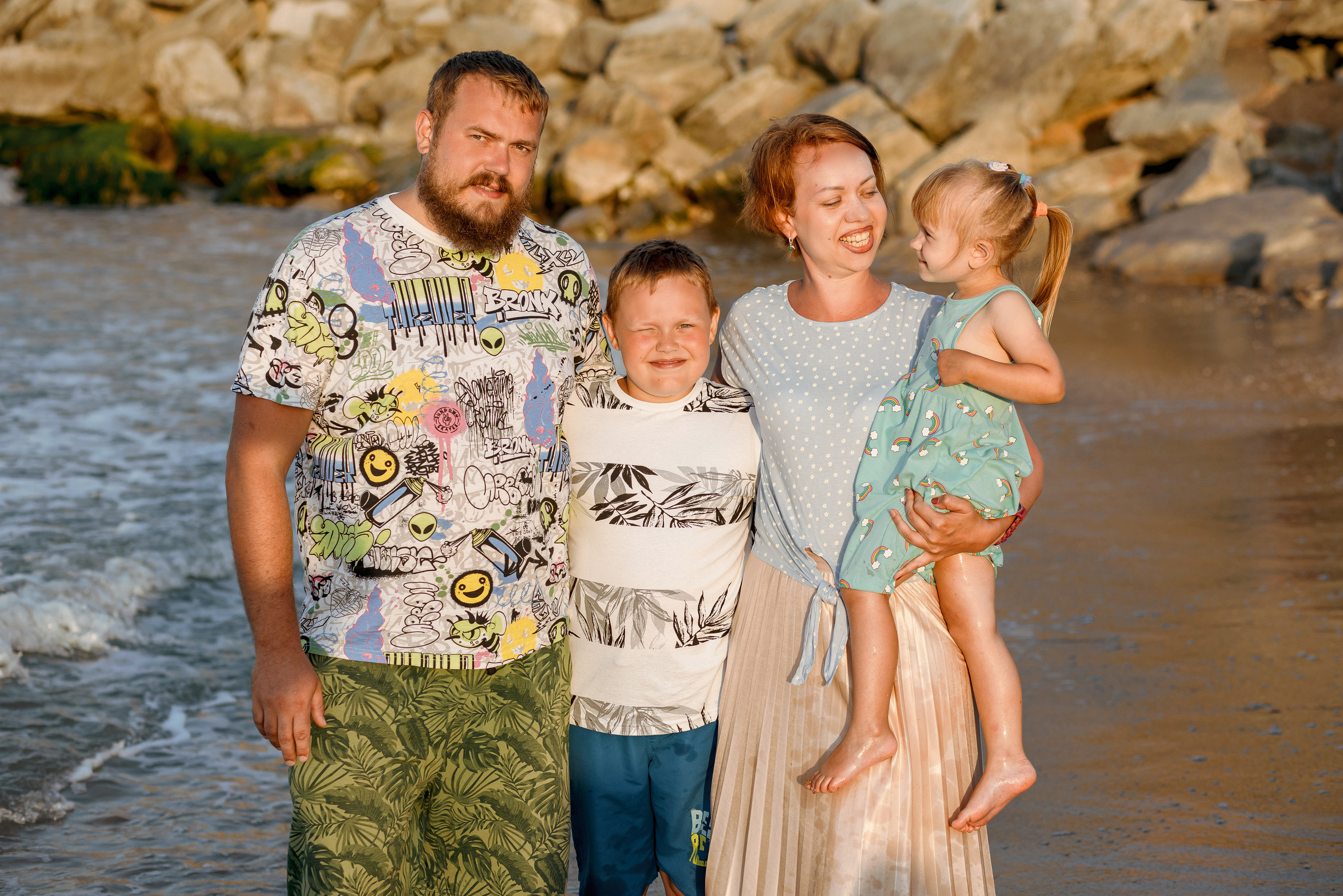 Алёна с семьёй. Свадебный и семейный фотограф в Каспийске Алёна Нурмагомедова